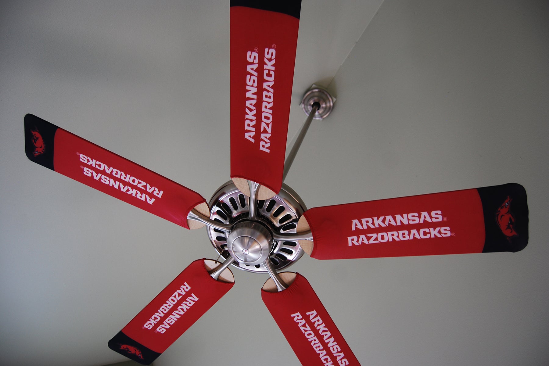 University of Arkansas Razorbacks Official Merchandise - Hoodies, T-Shirts & Gameday Gear for College Football Fans & Alumni - Perfect for Tailgating, Campus Wear & Showing Team Spirit