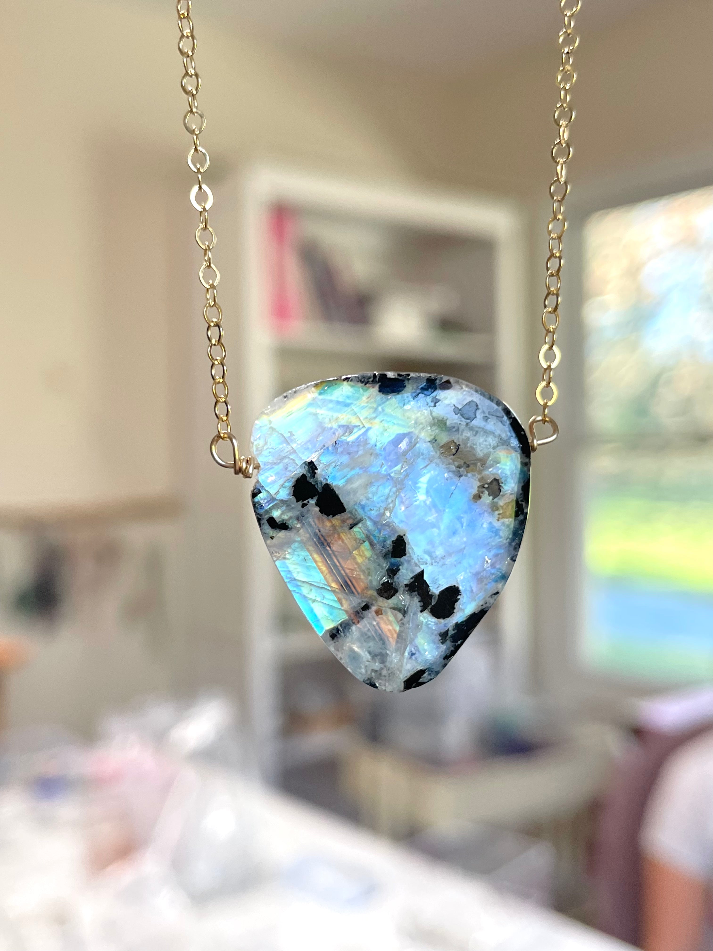 Moonstone Pendant Necklace - 14K Gold Filled Jewelry for Women - Elegant Healing Crystal Necklace for Everyday Wear & Special Occasions