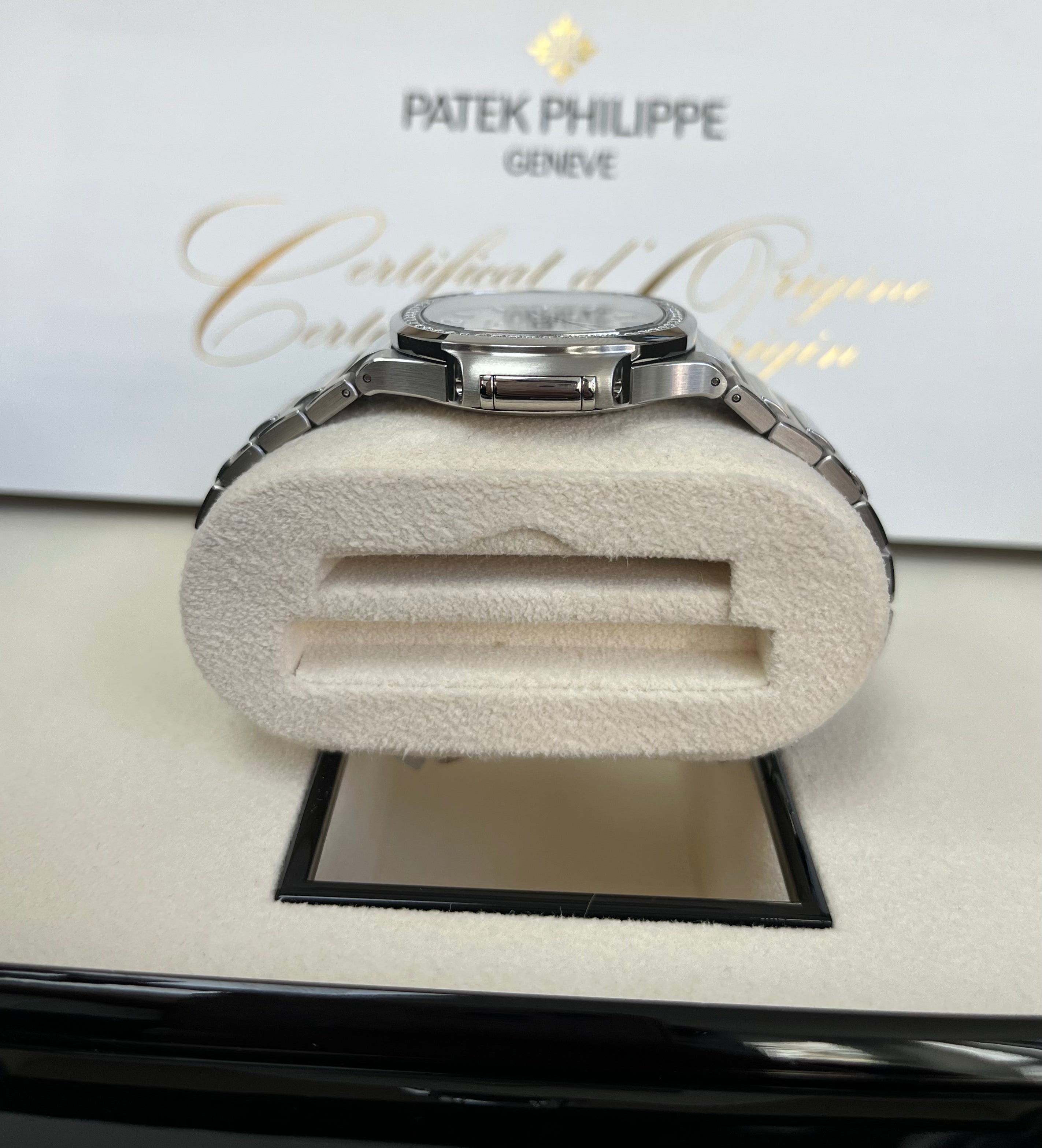 Luxury Patek Philippe Nautilus Diamond Bezel Watch - 7118/1200A-010 Silver Index Dial for Women | Elegant Swiss Timepiece for Special Occasions, Gala Events & Luxury Collections