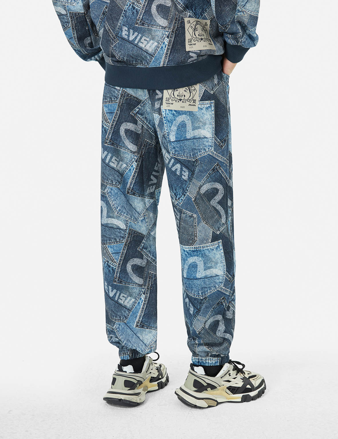 Stylish Allover Logo & Seagull Pocket Digital Print Loose Fit Sweatpants - Comfortable Casual Joggers for Men & Women - Perfect for Lounge Wear, Gym, Yoga, and Everyday Outfits