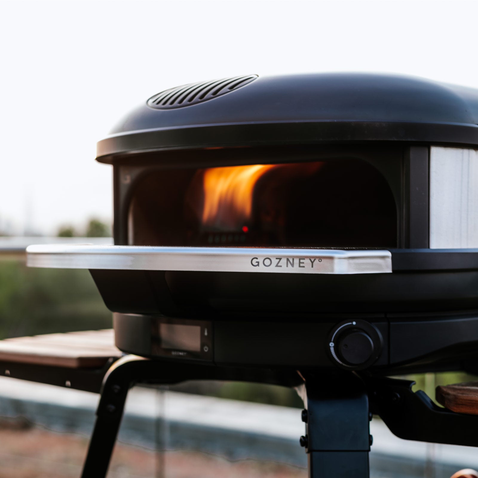 Gozney Arc XL Outdoor Pizza Oven - Professional Gas Pizza Maker for Backyard, Patio & Garden - Perfect for Wood-Fired Pizza, Bread & Roasting - Ideal for Home Chefs & Outdoor Cooking Enthusiasts