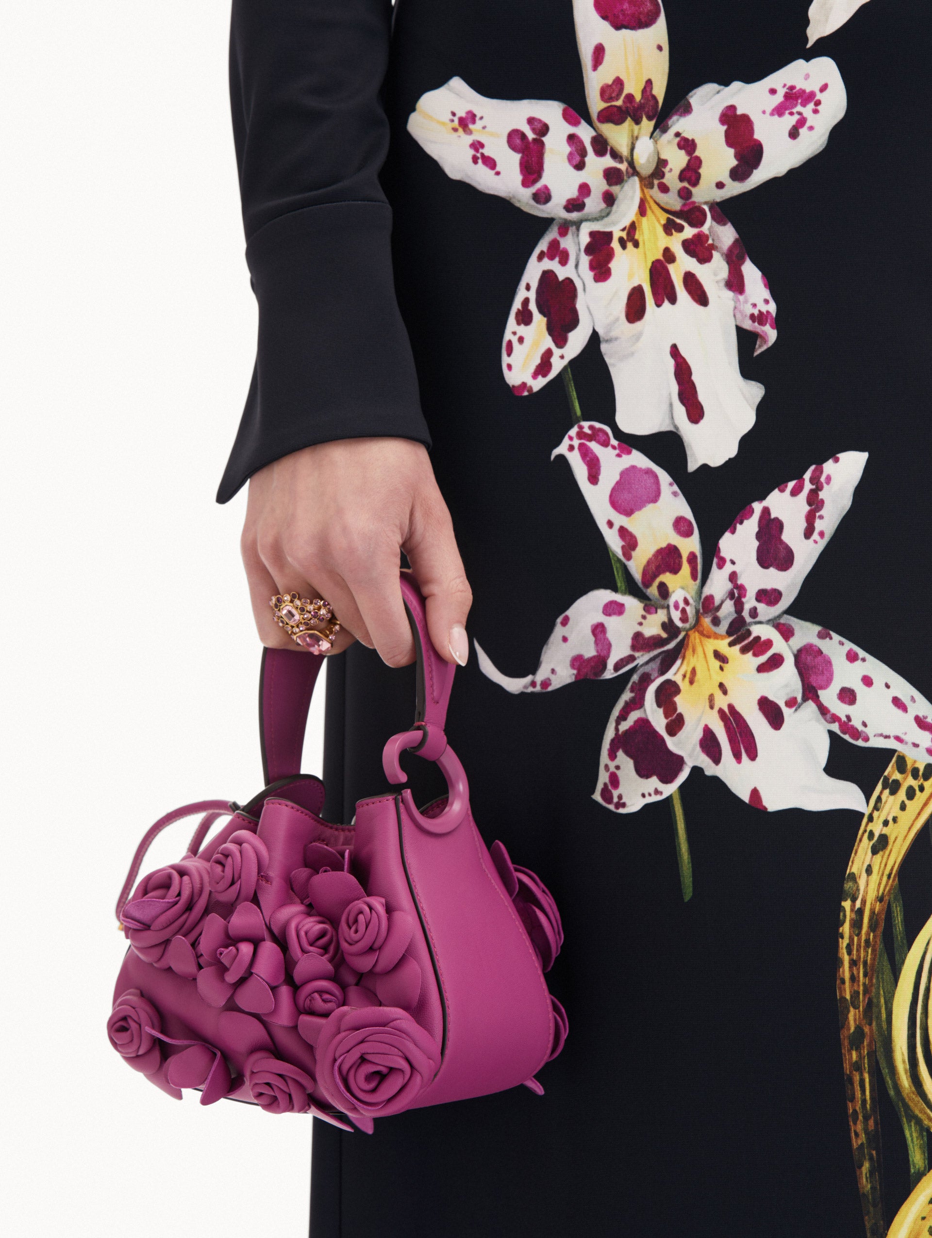 Elegant Nano Floral Appliqué O Handle Bag for Women - Stylish Crossbody Purse for Daily Use, Parties & Special Occasions