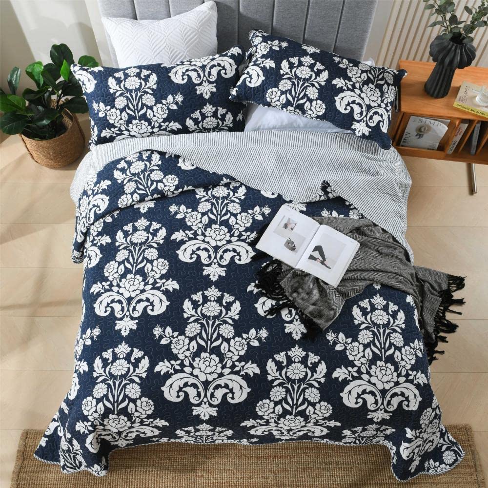 King Size Quilt Set - Navy Blue Cotton Floral Paisley Farmhouse Bedspread Coverlet | Lightweight Reversible All-Season Bedding | 3-Piece Navy & White King Bed Quilt for Master Bedroom, Guest Room & Cozy Farmhouse Decor