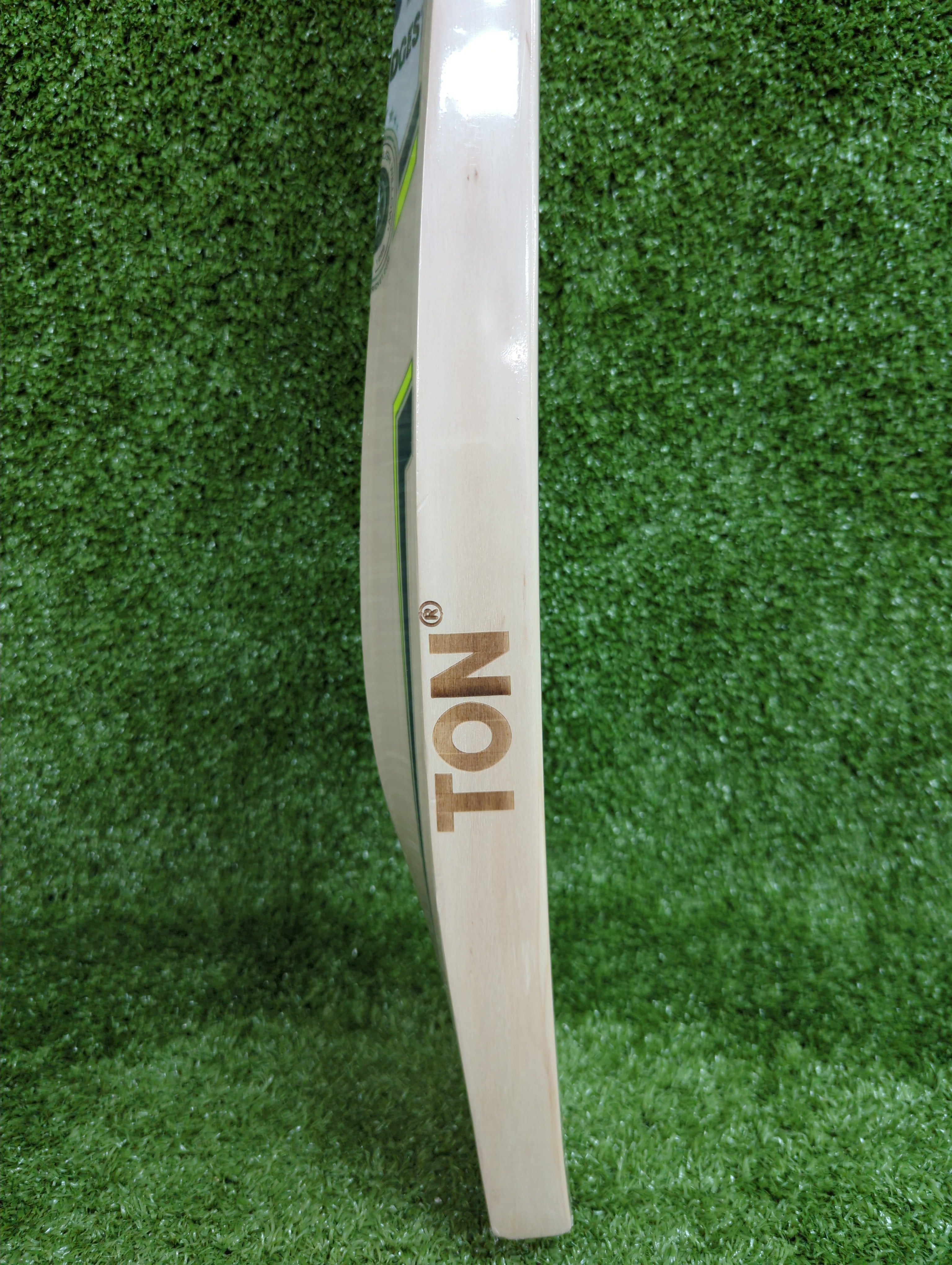 Premium SS Waves English Willow Cricket Bat - Long Blade for Professional Players - Perfect for Matches, Practice & Training Sessions