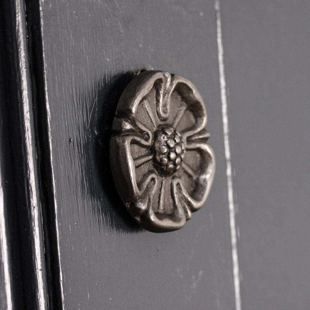 Yorkshire Rose Striker Plate & Paperweight - Heavy Duty Cast Iron for Office, Home Decor, and Gift Giving