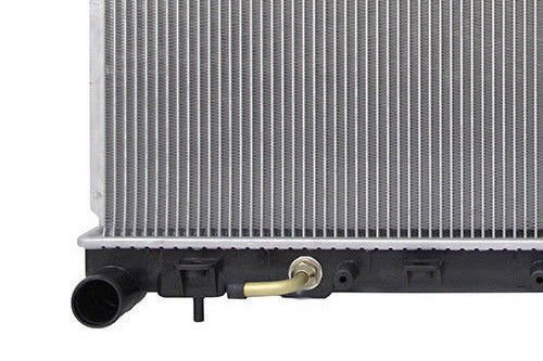 High-Performance Car Radiator - Aluminum Alloy Cooling System for Trucks & SUVs - Perfect for Off-Roading & Heavy-Duty Use