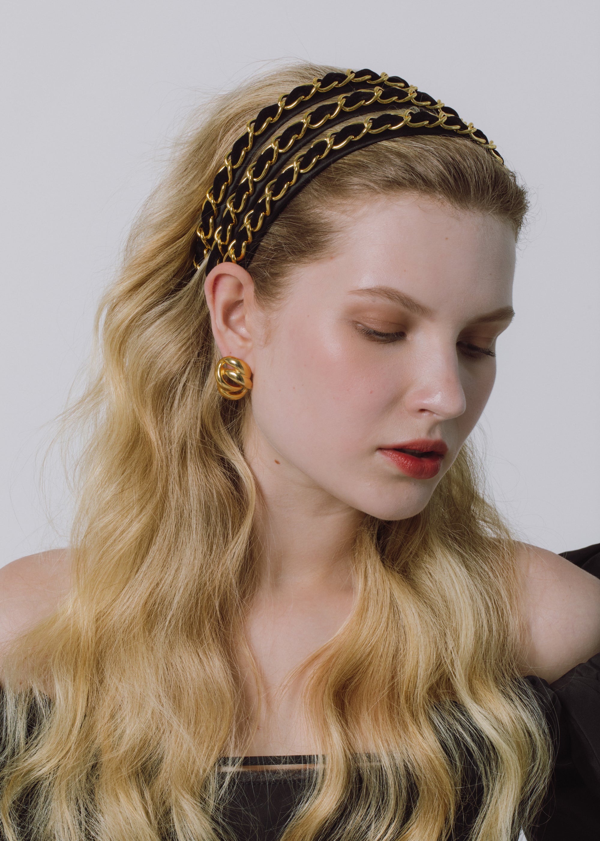 Kason Headband for Women & Men - Fashionable Black & Gold Hair Accessories for Sports, Workouts, and Everyday Style