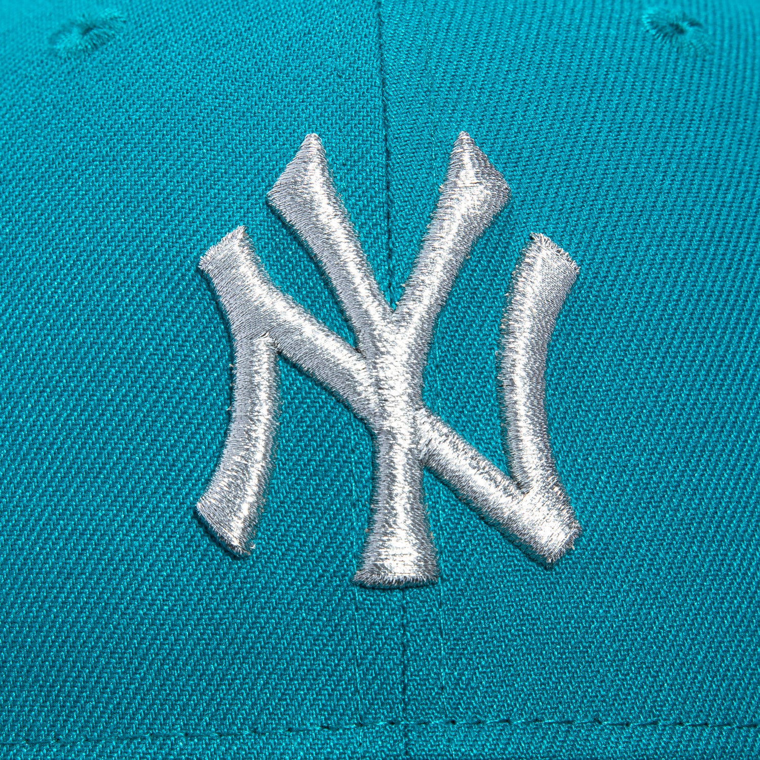 New Era 59Fifty New York Yankees 1942 All Star Game Patch Snapback Hat - Teal, Black & Metallic Silver - Official MLB Baseball Cap for Men & Women - Perfect for Games, Collecting & Streetwear Fashion