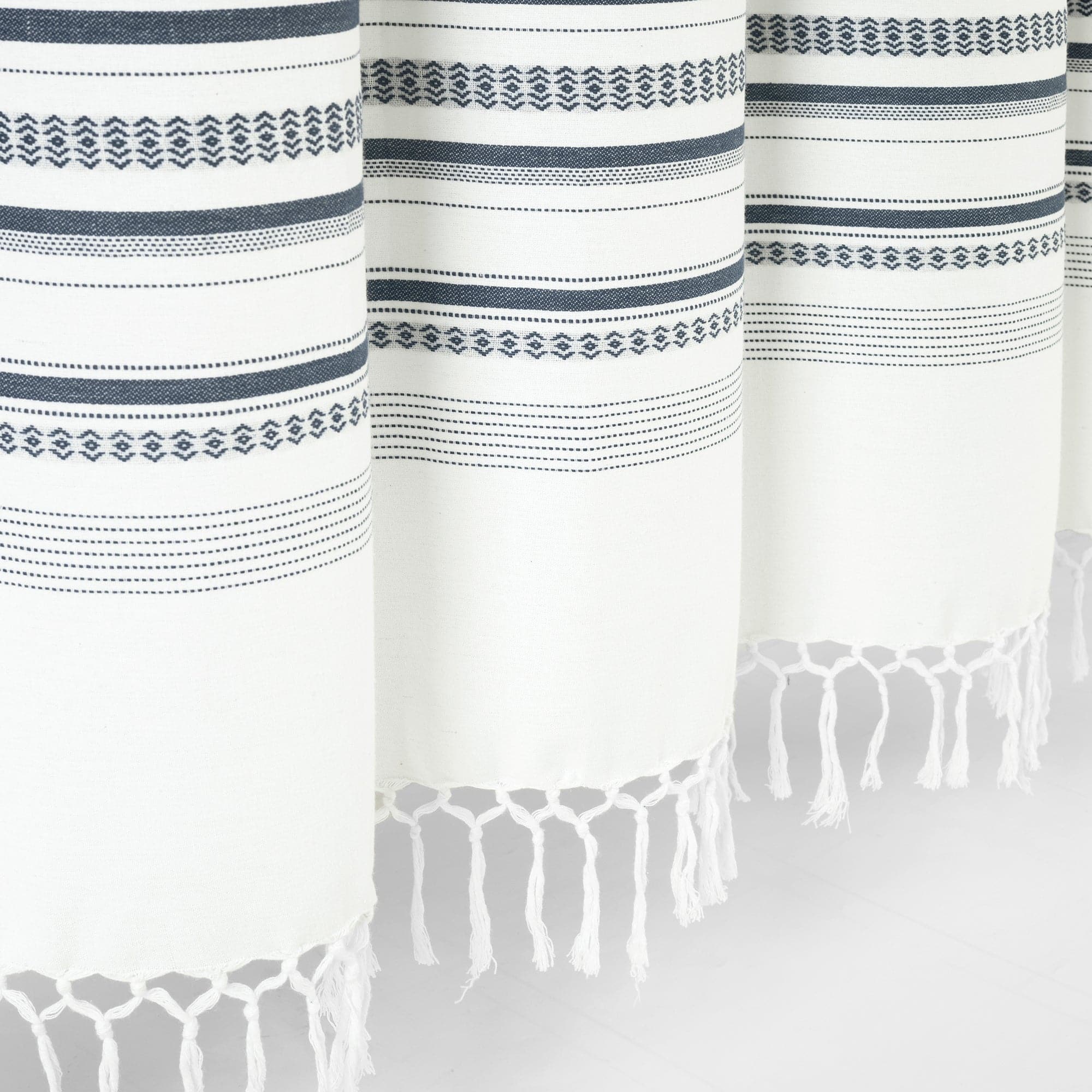 Eco-Friendly Woven Yarn Dyed Recycled Cotton Blend Shower Curtain - Waterproof Bathroom Decor for Modern & Sustainable Homes