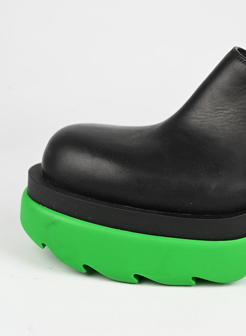 Bottega Veneta Black and Green Leather Mules Women's Size 39 - Perfect for Casual Outings and Office Wear