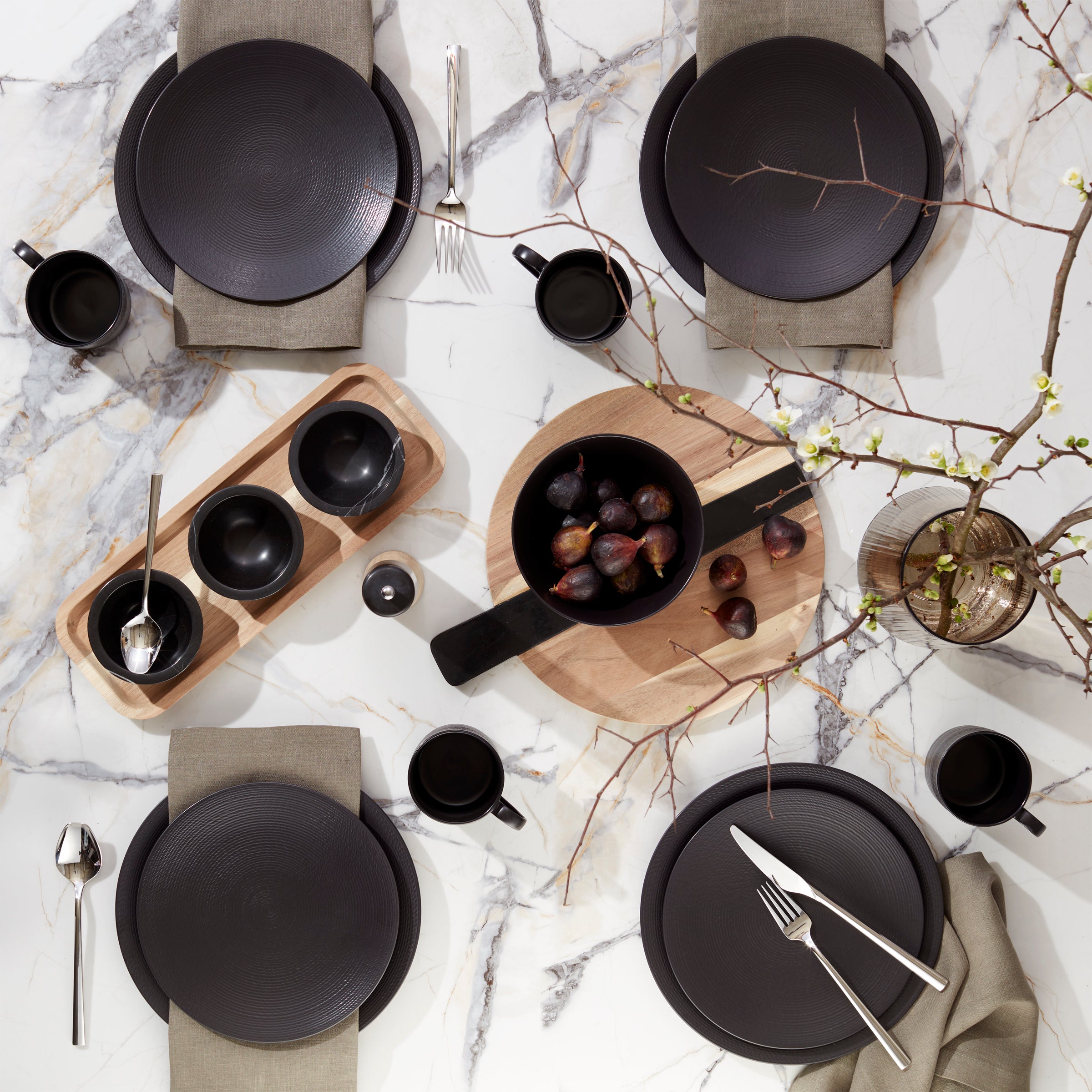 LX Collective Black Dinner Plates Set of 4 - Elegant 10.5
