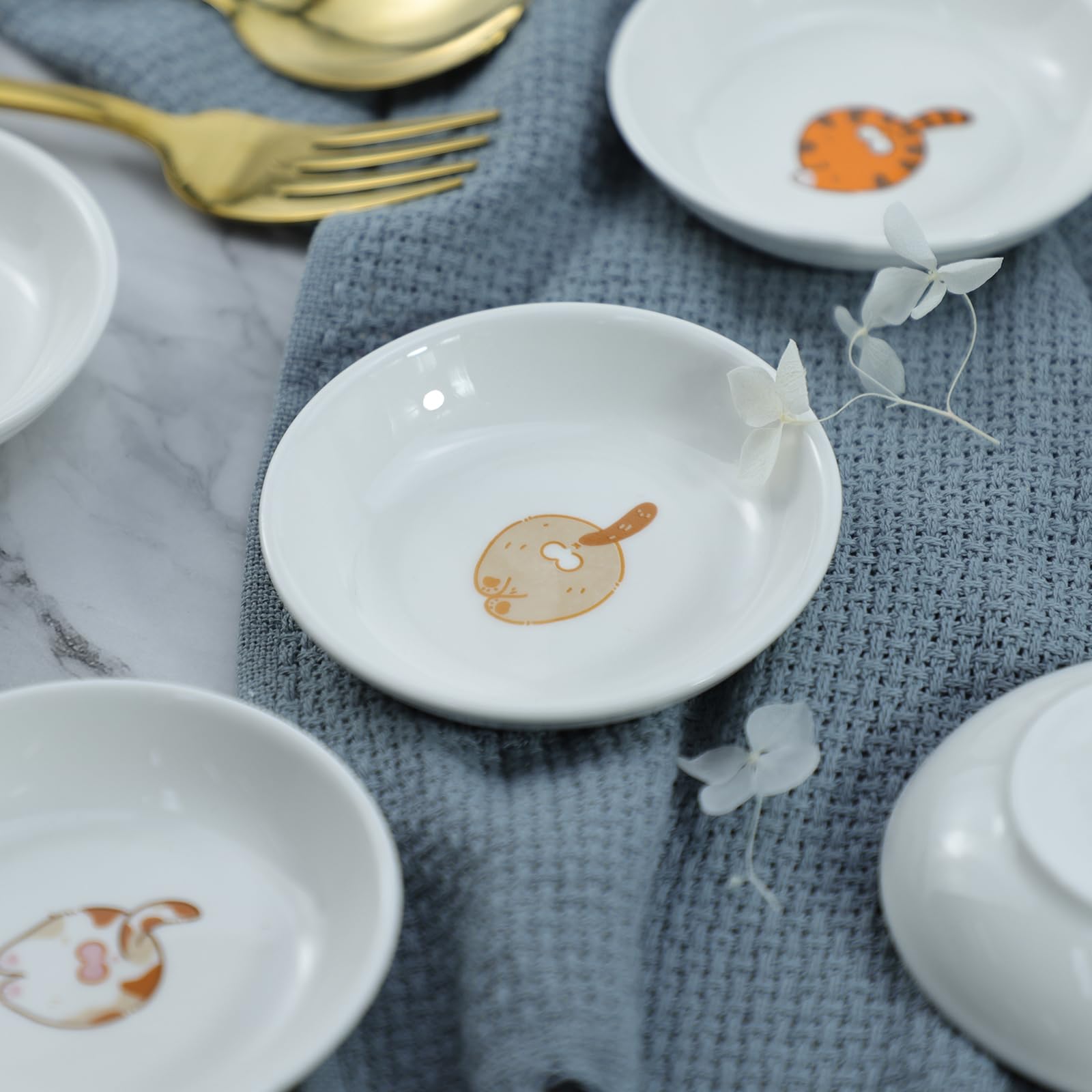 Funny Cartoon Cat Ceramic Sauce Dishes - Cute Cat Butt Sushi Soy Dipping Bowls & Appetizer Plates - Set of 6 Small Serving Dishes for Kitchen, Home Decor & Cat Feeding | Perfect for Sushi Parties, Asian Dining & Pet Lovers Gifts