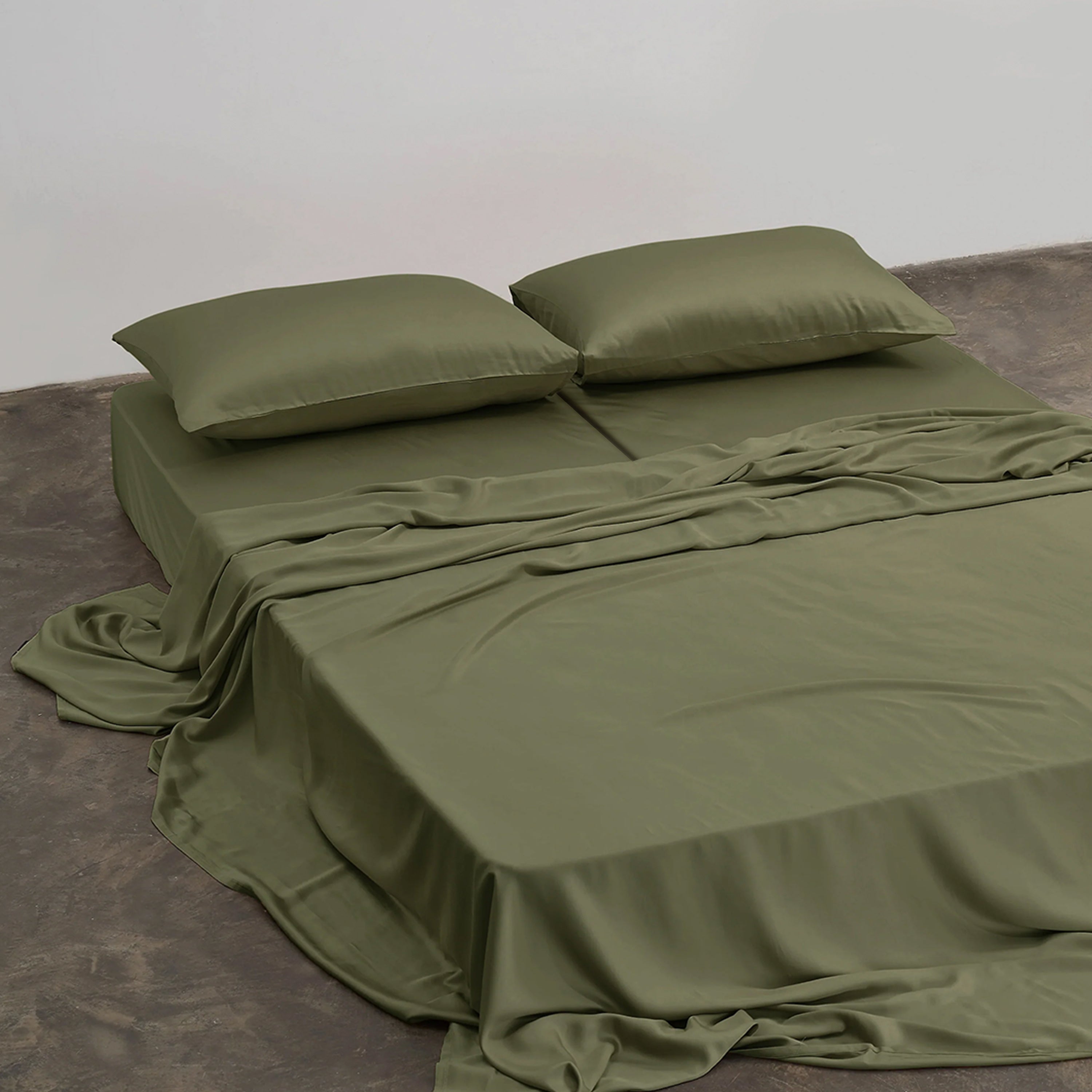 FURRFREE Split King Bamboo Sheet Set - Hypoallergenic & Pet Hair Resistant Bedding for Dogs & Cats | Perfect for Allergy Sufferers & Pet Owners