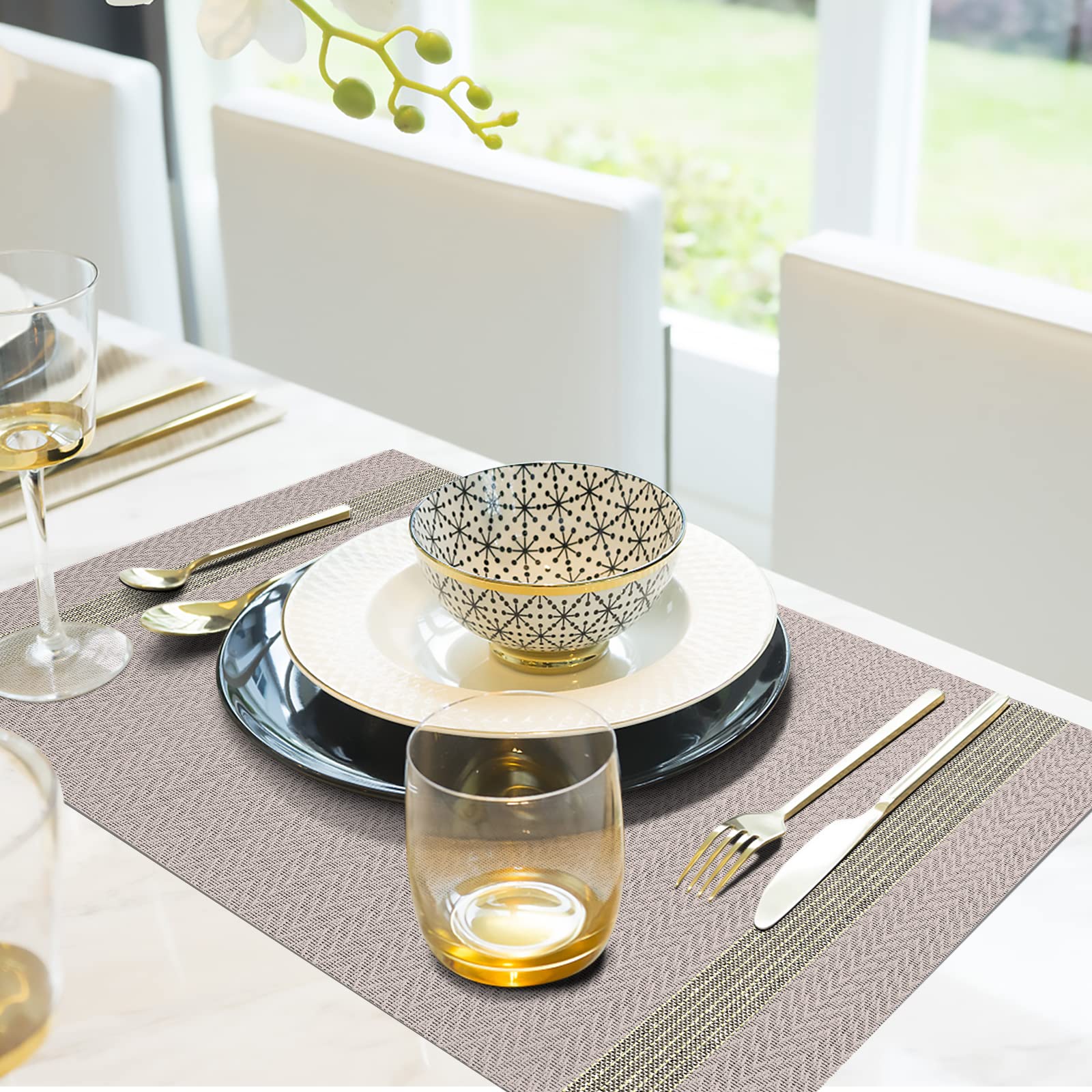 Aofmee Set of 6 Heat-Resistant PVC Placemats - Non-Slip, Stain-Resistant & Washable Vinyl Table Mats for Dining & Kitchen - Perfect for Everyday Meals, Dinner Parties & Holiday Gatherings