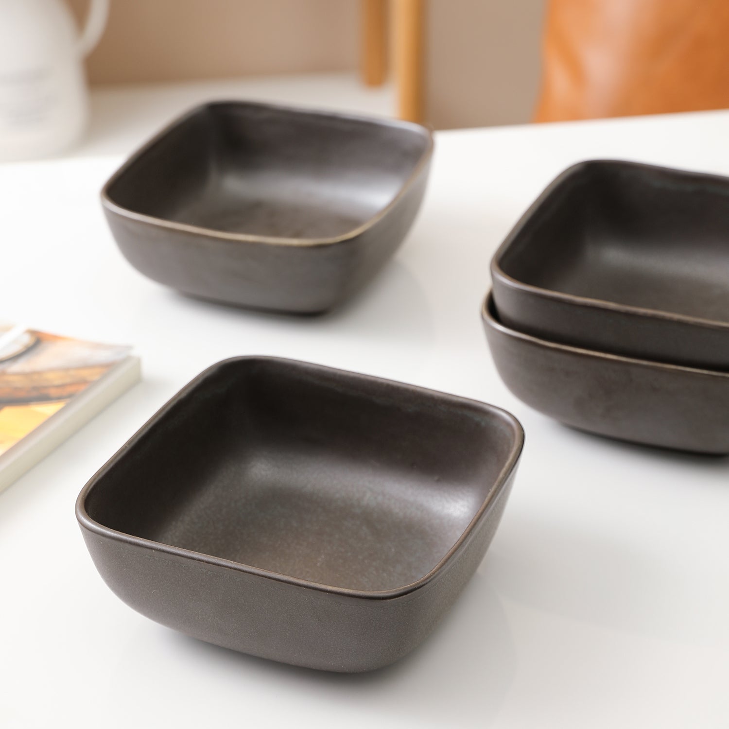 Premium Jonny Stoneware Dinnerware Set - Elegant Brown 16-Piece Dinnerware for Family & Entertaining - Durable Stoneware Plates, Bowls & Mugs for Everyday Use & Special Occasions