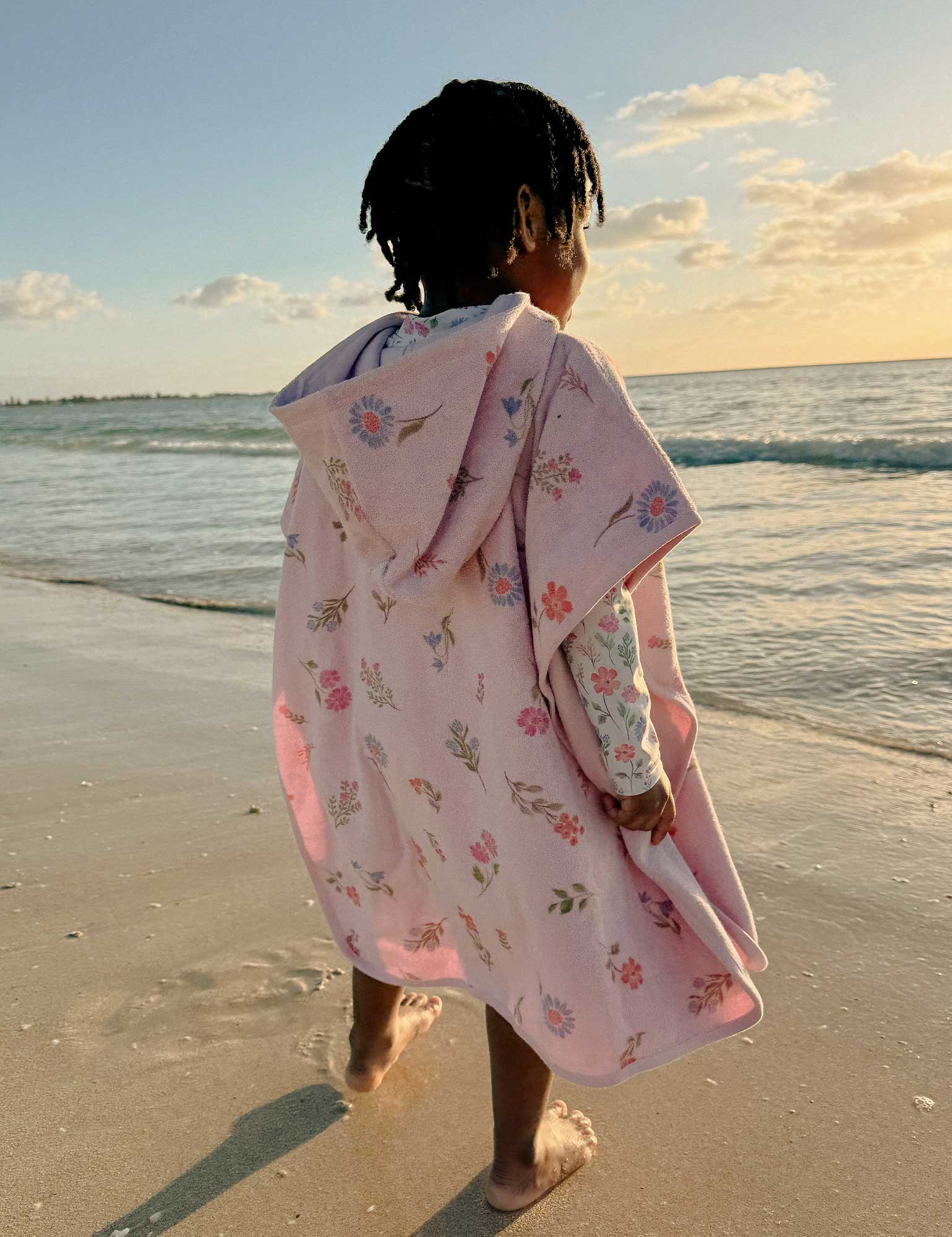 Purebaby Organic Cotton Hooded Towel - Soft & Absorbent Baby Bath Towel with Geranium Scent - Perfect for Newborns, Infants & Toddlers After Bath Time, Swimming or Beach Trips