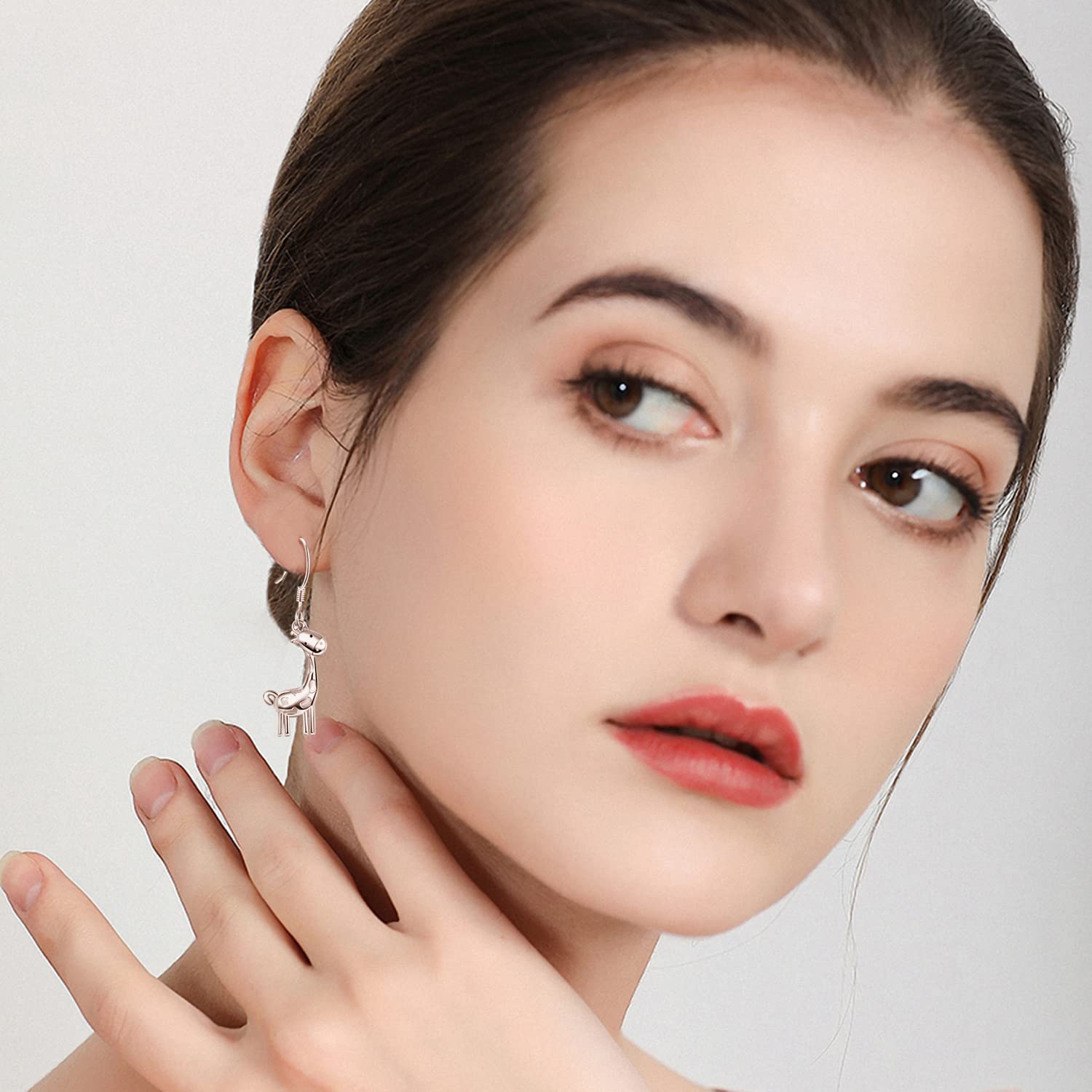 Stylish Giraffe Earrings for Women - Cute Animal Jewelry Gift for Birthday, Christmas - Perfect for Casual Wear & Party Accessories