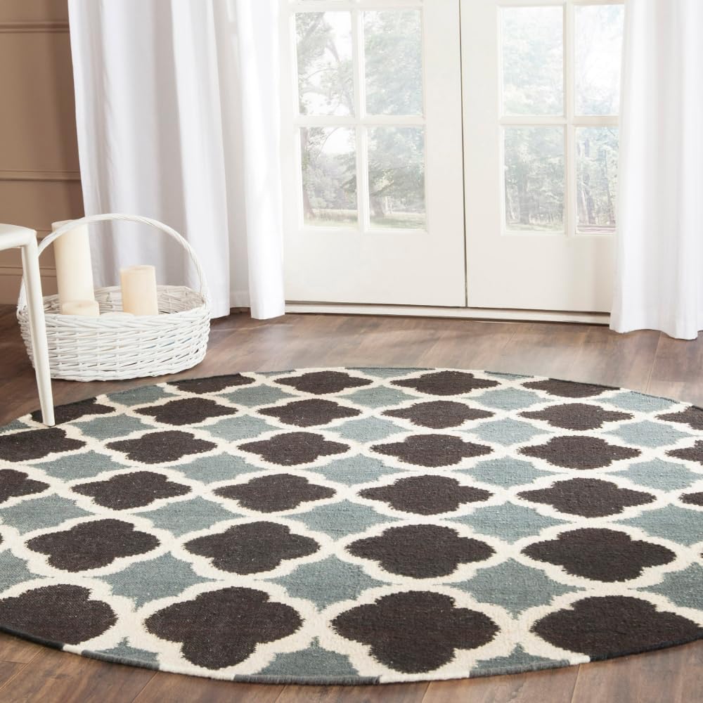 SAFAVIEH Dhurries Collection 6' Round Blue/Navy Wool Area Rug - Handmade Flatweave Premium Rug for Living Room, Bedroom & Home Decor | DHU106A