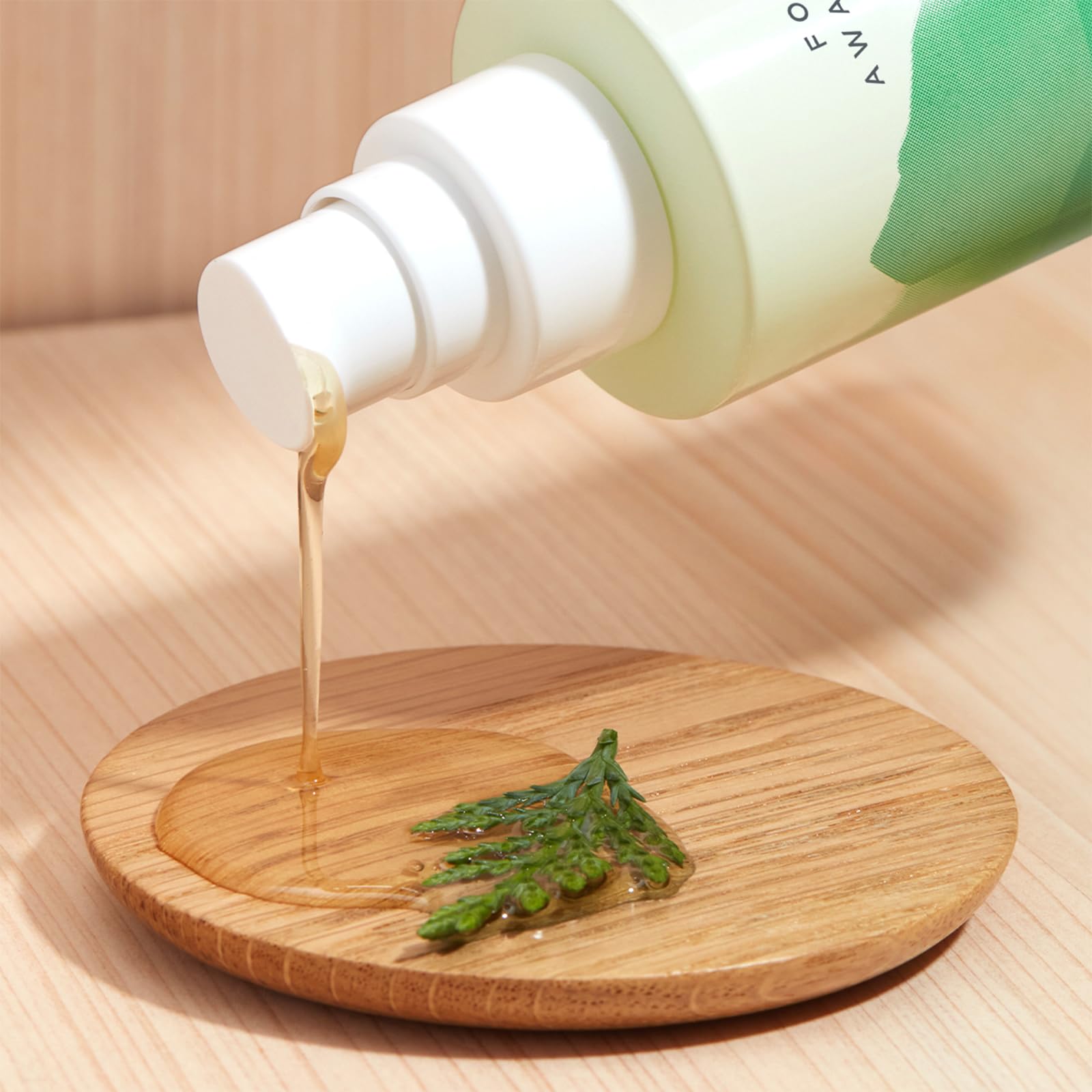 TATCHA Forest Awakening Hinoki Body Oil - Fast Absorbing Silky Moisturizer for Dry Skin (100ml/3.4 fl oz) | Hydrating Body Treatment for Massage, Aromatherapy & Daily Skincare Routine