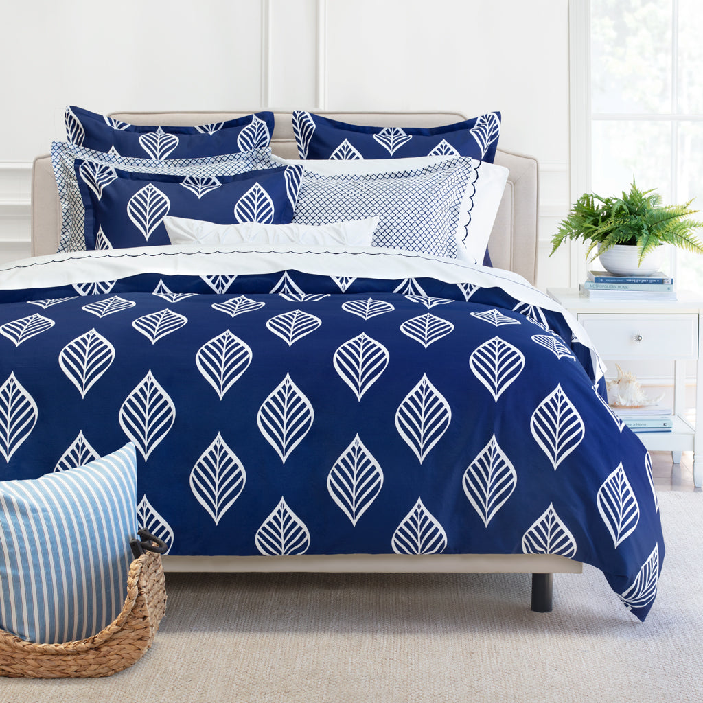 Blue Waverly Duvet Cover Set - Soft & Breathable Cotton Bedding for Queen/King Size - Perfect for Master Bedroom, Guest Room & Hotel Decor