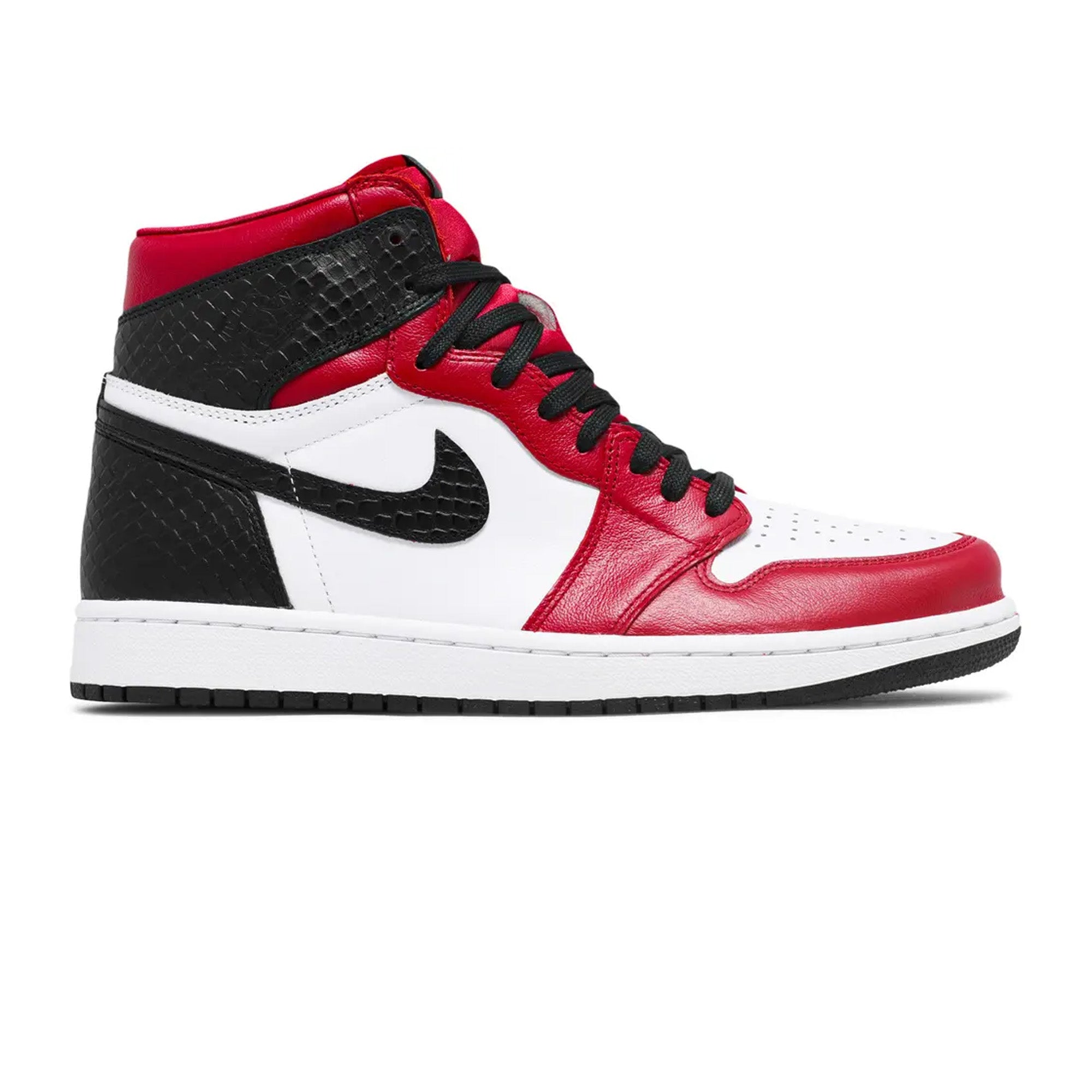 Air Jordan 1 Retro High 'Satin Snake Chicago' TD Sneakers (2020) - Men's Basketball Shoes for Streetwear & Casual Fashion