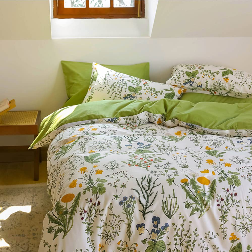 CLOTHKNOW Floral King Size Comforter Set 3Pcs - Green & White Botanical Boho Bedding with 2 Pillowcases | Perfect for Master Bedroom, Guest Room & Bohemian Home Decor