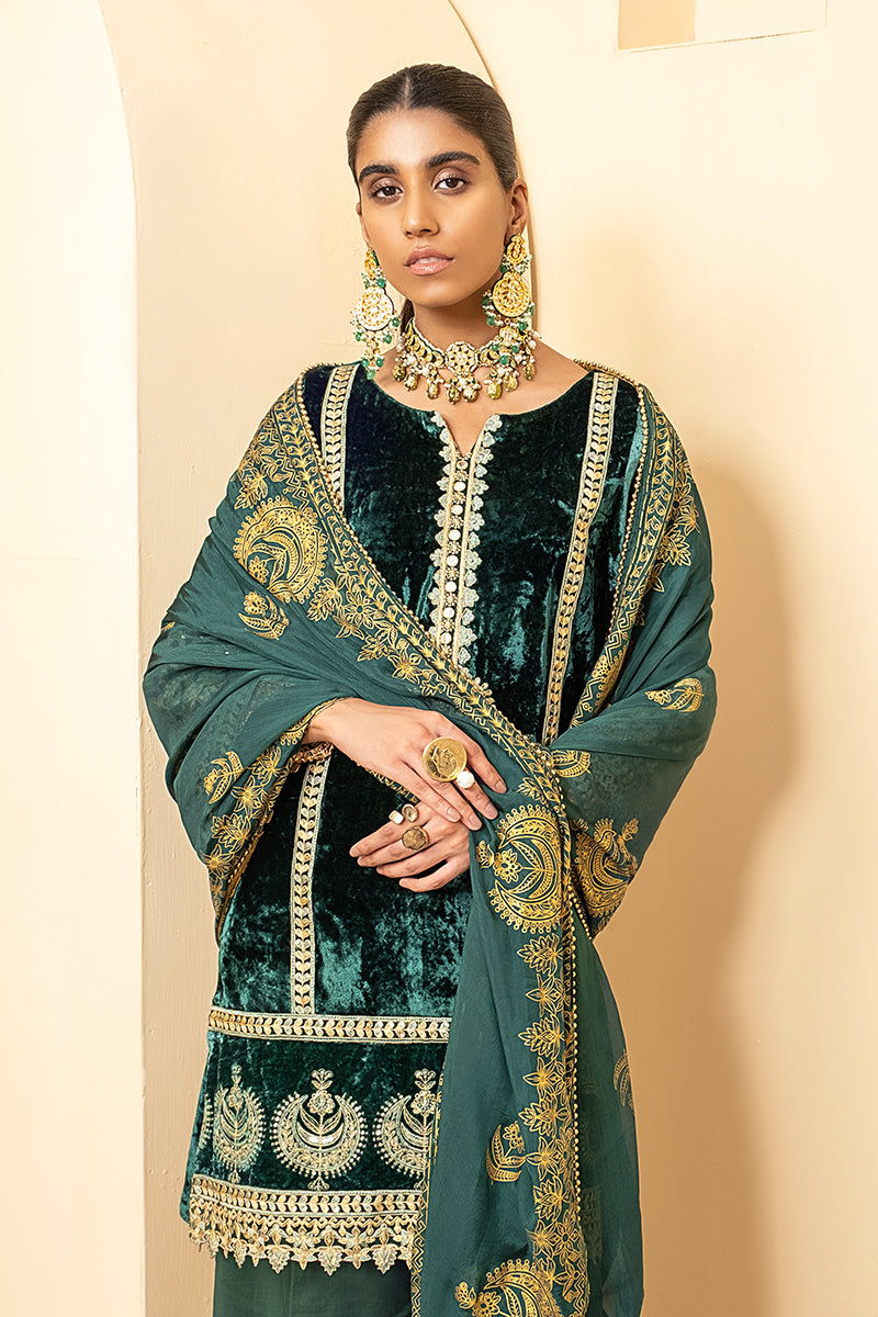 Mah E Noor FW21 - Premium Fashion Collection for Women | Elegant Dresses, Tops & Outfits for Parties, Weddings & Special Occasions