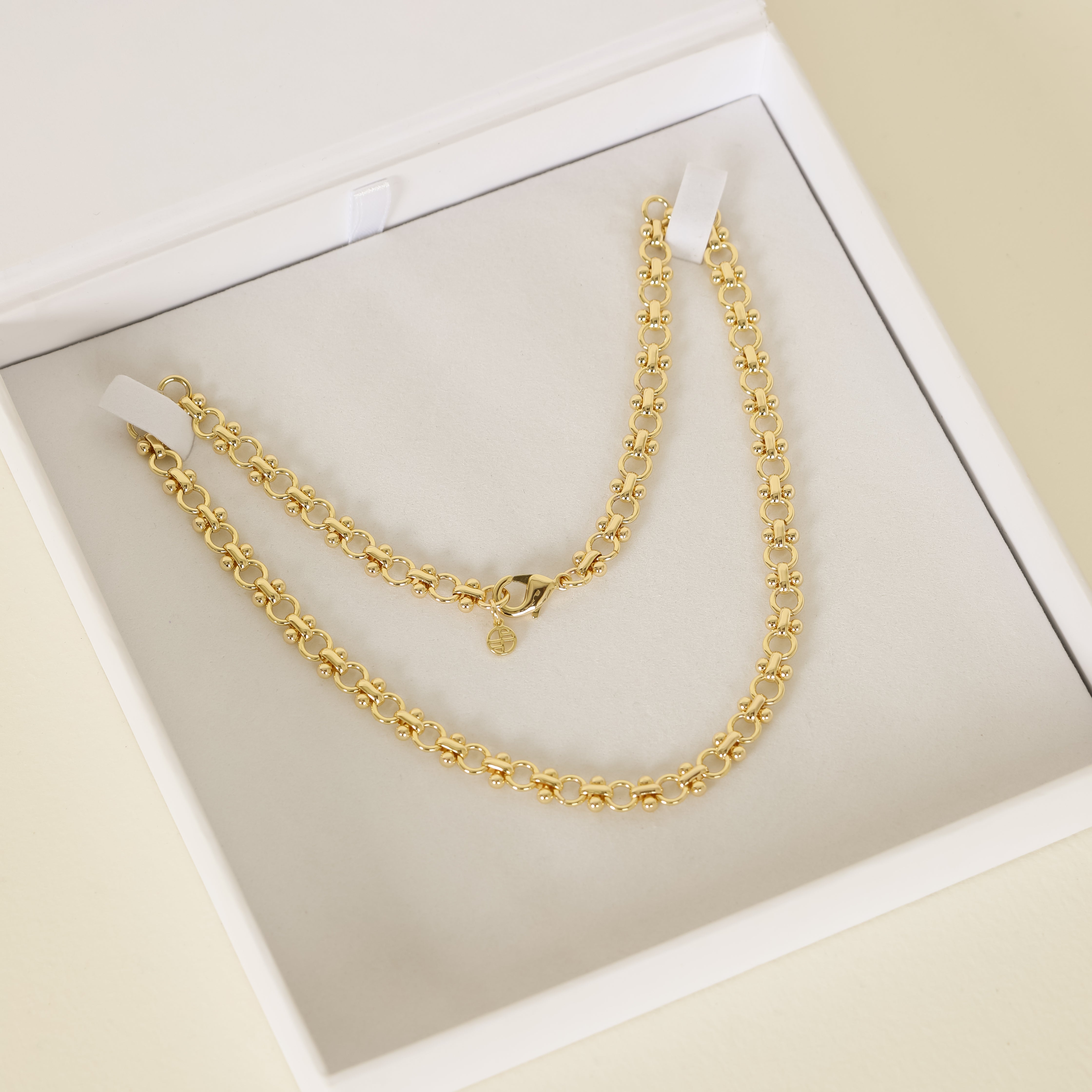 Stylish Eiffel Chain Necklace for Women - Elegant French Inspired Jewelry Gift for Her - Perfect for Date Nights & Special Occasions