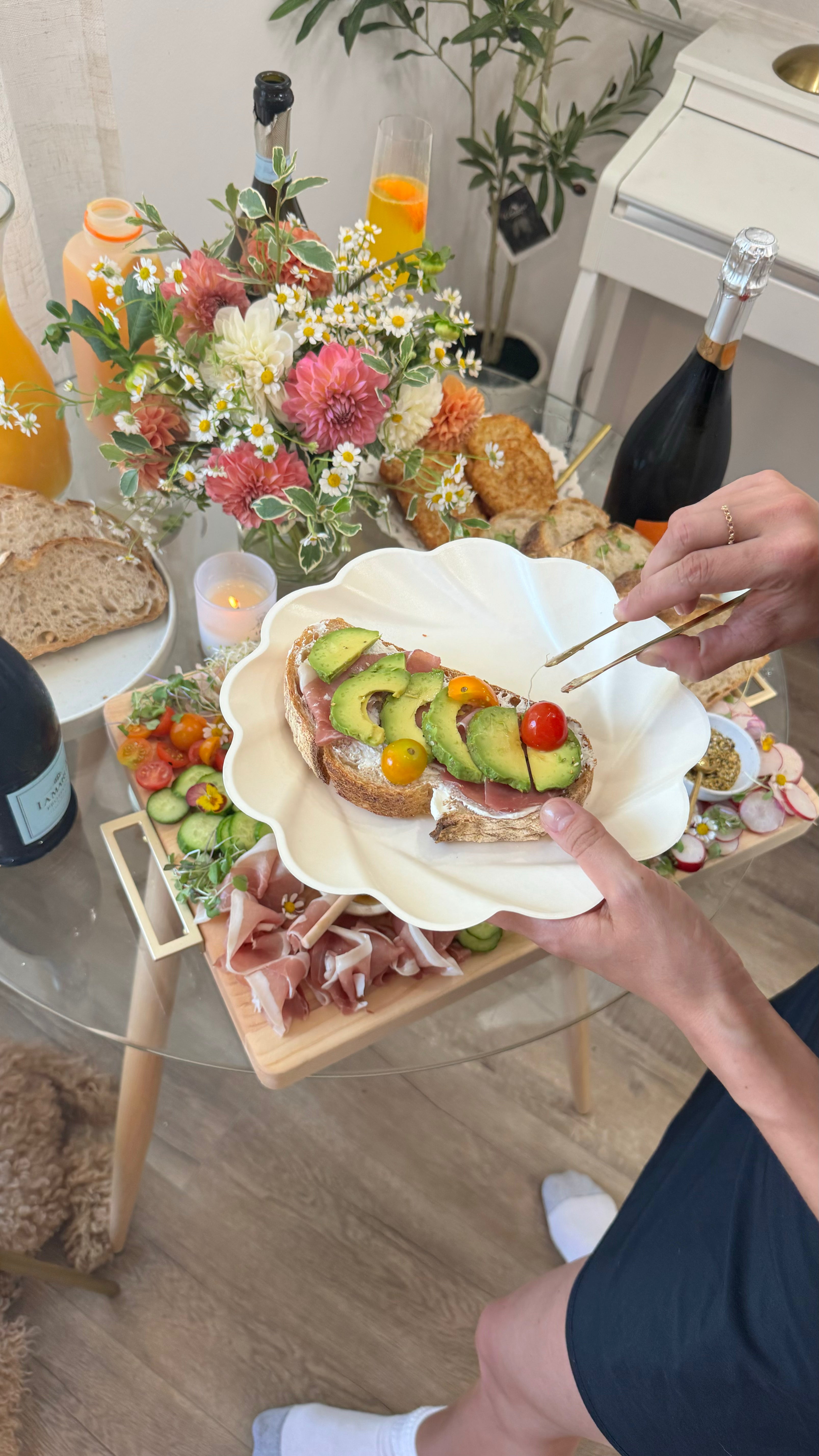 Simply Eco Compostable Table Setting - 12-Piece Cream-Colored Biodegradable Dinnerware Set for Parties, Picnics & Eco-Friendly Events | Sustainable Disposable Plates, Bowls & Utensils