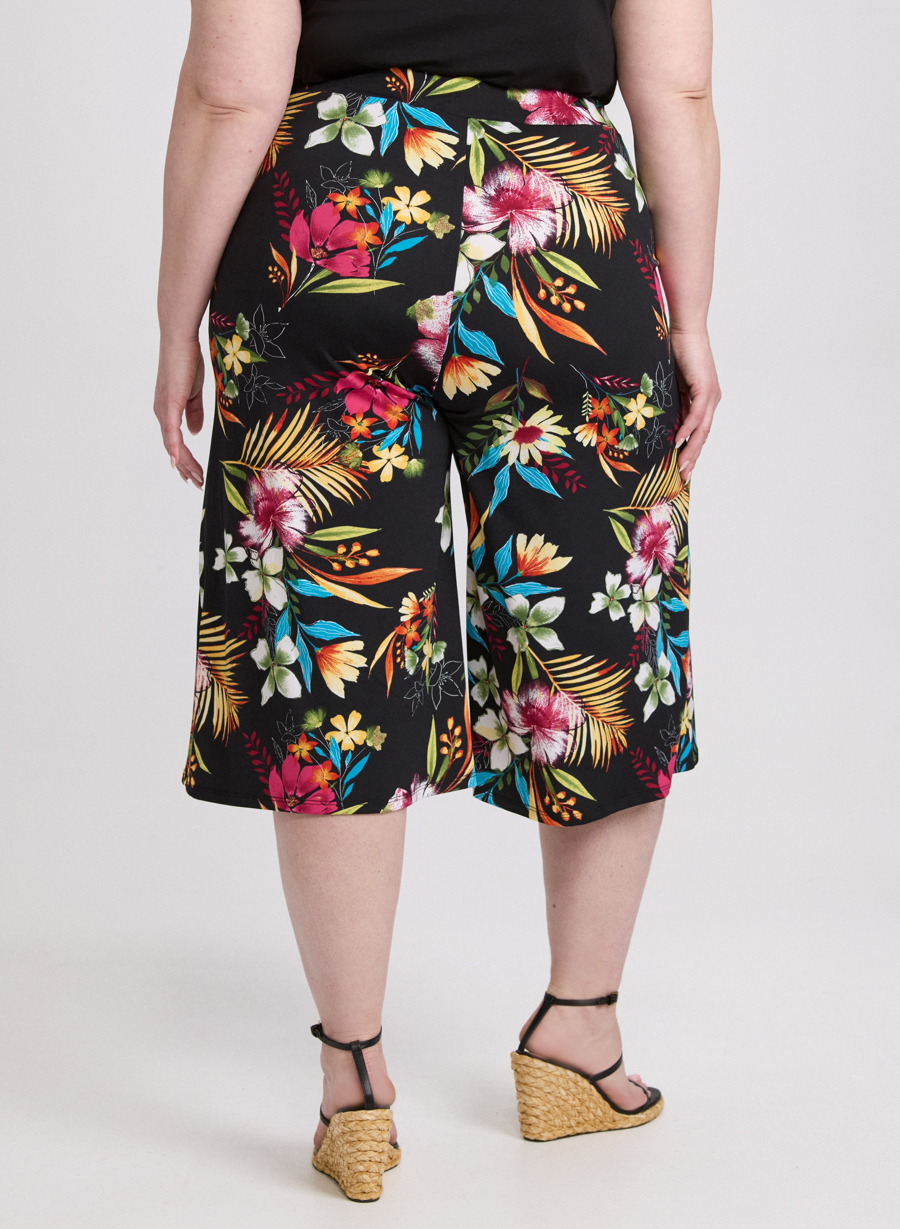 Floral Print Jersey Capri Pants for Women - Comfortable Stretch Yoga Pants for Casual Wear, Workout & Summer Outfits
