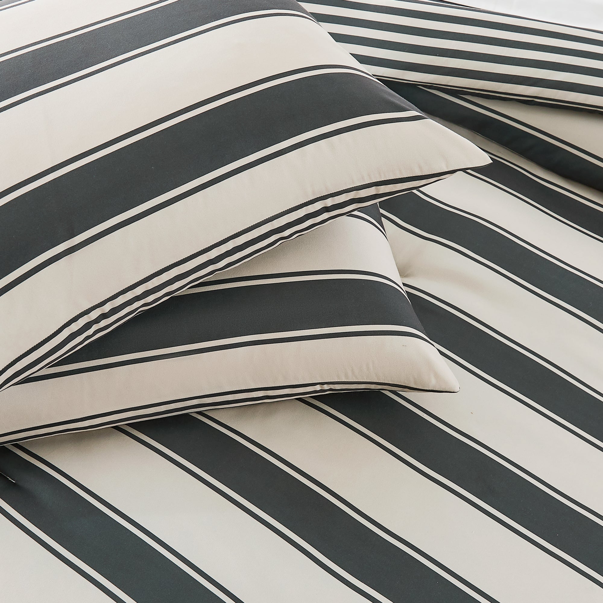 Gale Cabana Stripe Comforter Set - Queen Size Bedding, Soft & Breathable Cotton, Coastal Beach Style - Perfect for Guest Rooms, Vacation Homes & Summer Bedroom Decor