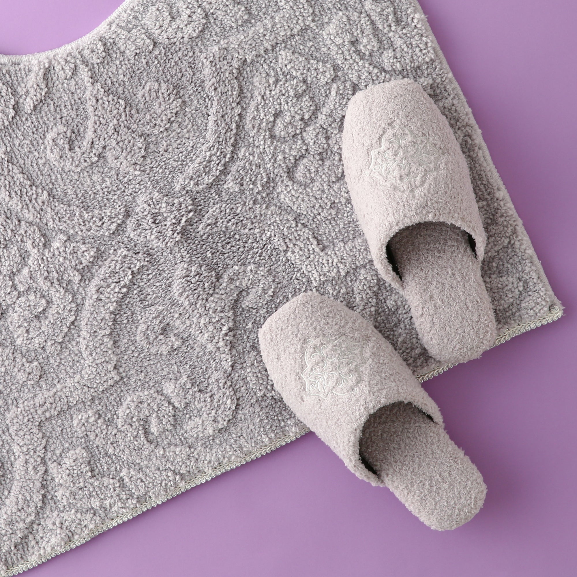 Non-Slip Bathroom Rug - Soft Absorbent Toilet Mat for Bathroom Floor - Waterproof & Machine Washable - Perfect for Bath, Shower & Laundry Room