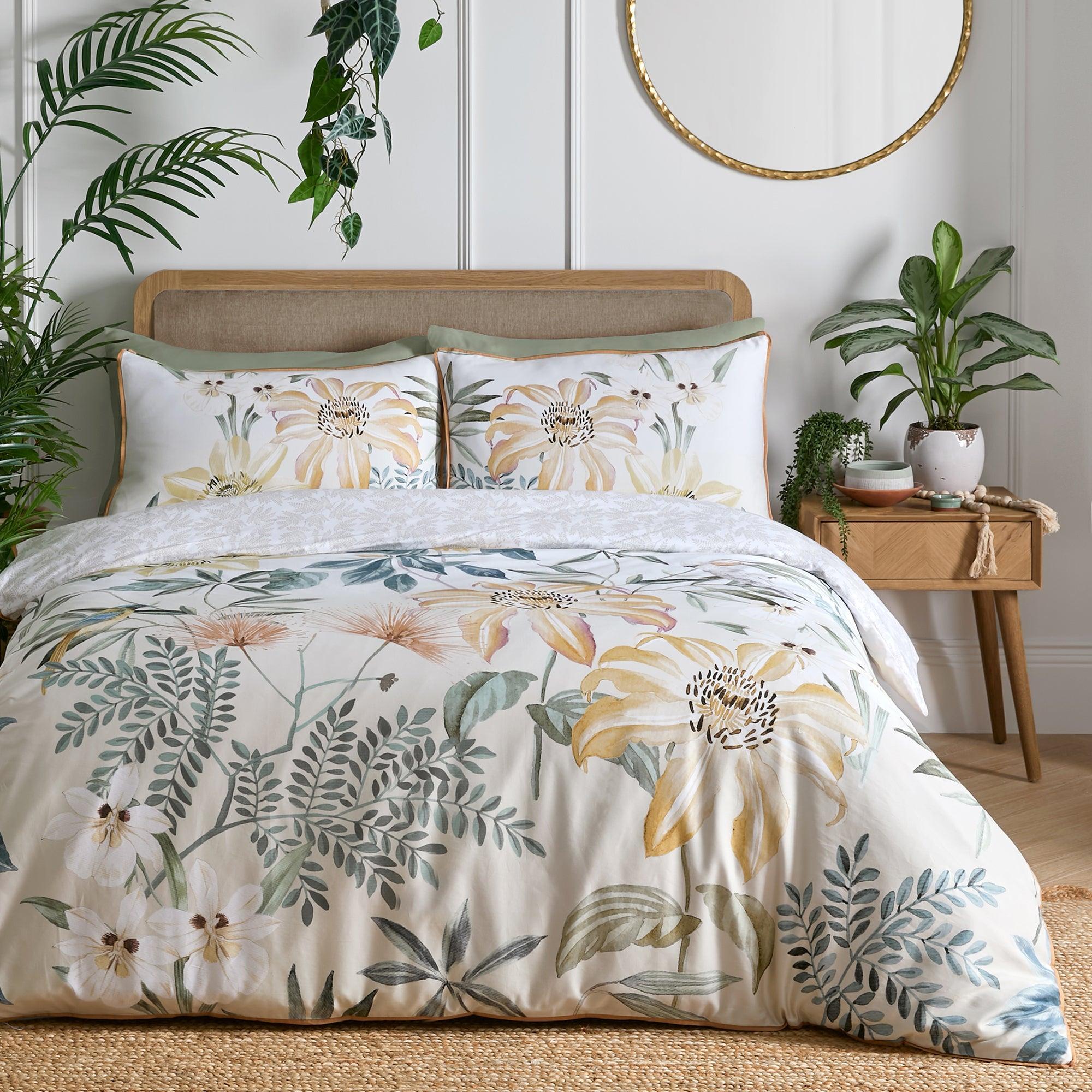 Soiree Sagara Luxury Duvet Cover Set - King Size, Soft & Breathable Gold Bedding Set for Master Bedroom, Guest Room, or Hotel Decor