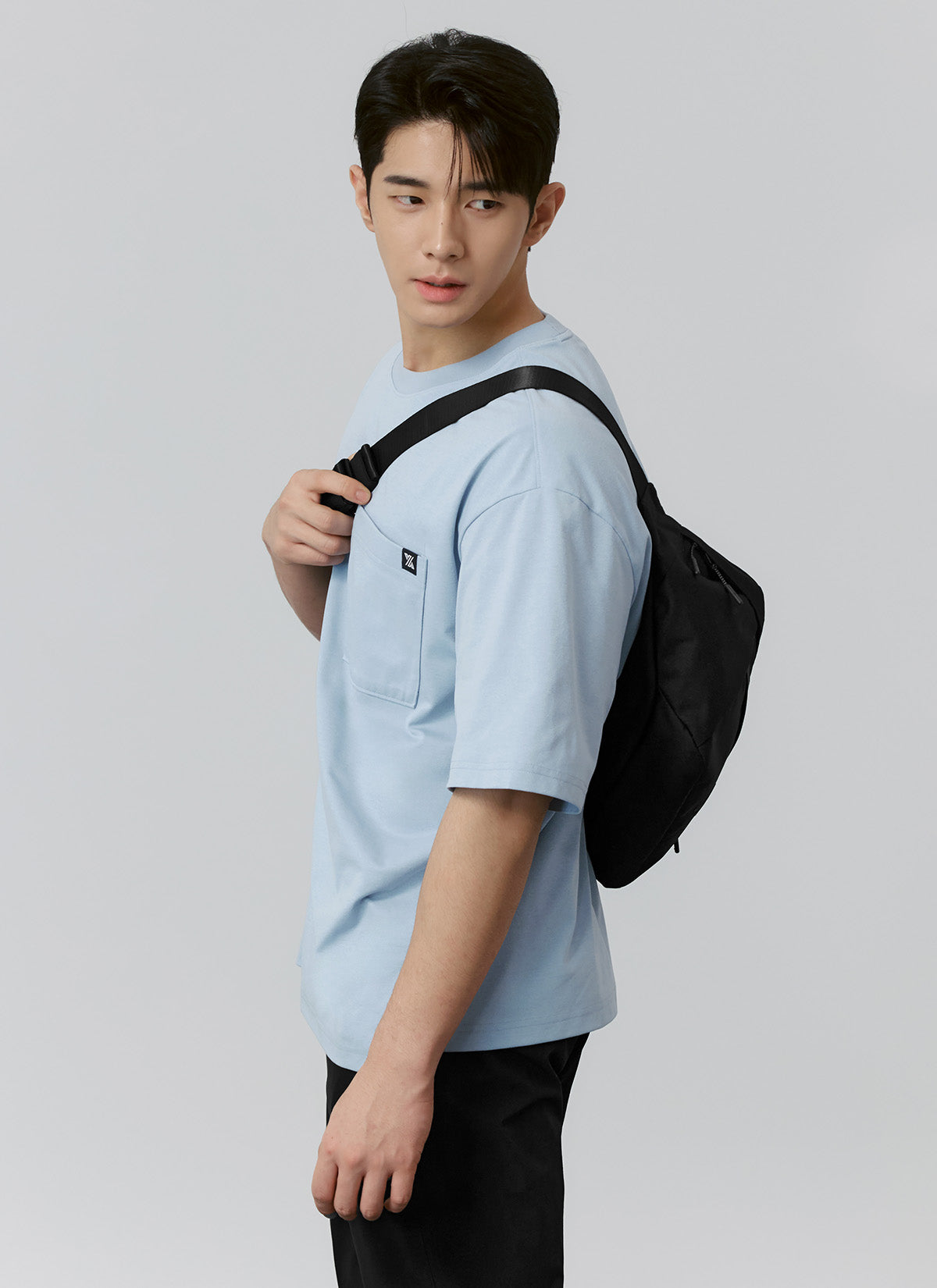 Cool Breeze Oversized Pocket Short Sleeve T-Shirt for Men - Casual Summer Comfort Wear for Beach, Travel & Lounge