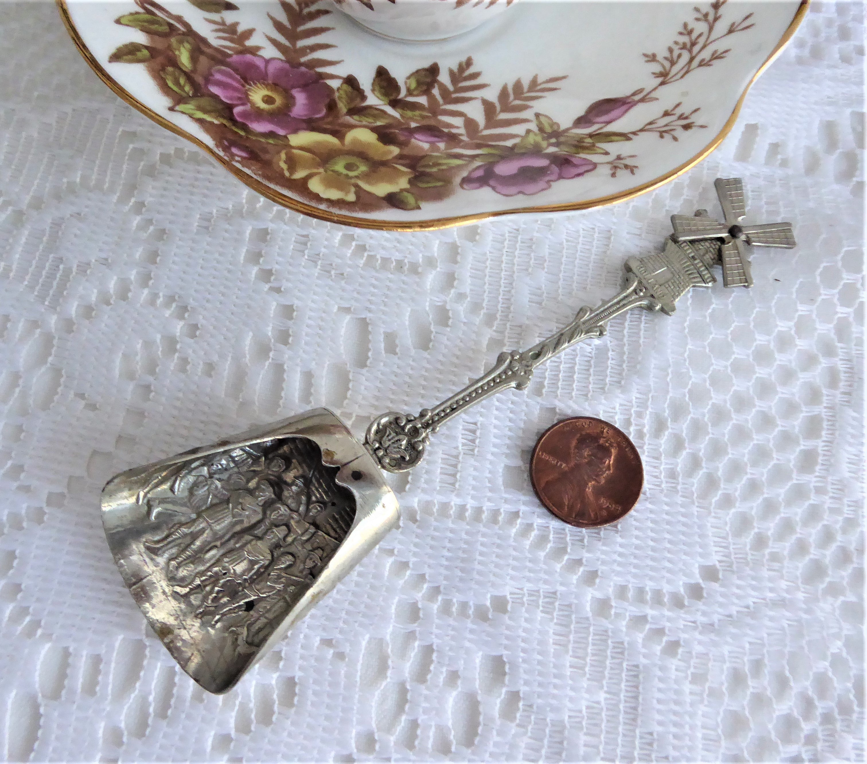 Vintage 1950s Dutch Mechanical Silver Sugar Spoon - Antique Sugar Shovel & Caddy Spoon for Tea, Coffee, and Dessert Serving