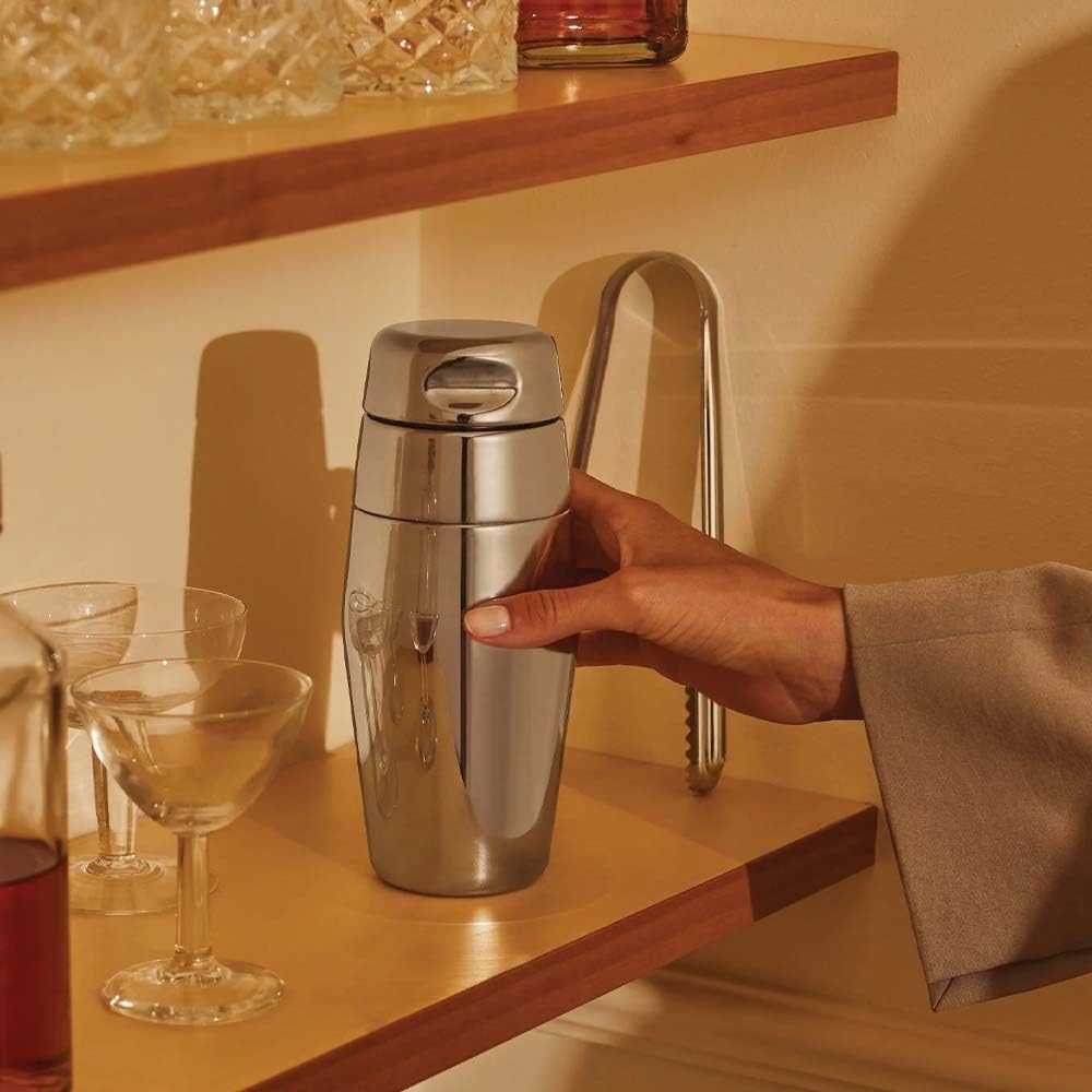 Alessi 17.75-Ounce Stainless Steel Cocktail Shaker with Mirror Polish Finish - Perfect for Home Bars, Mixology & Professional Bartending
