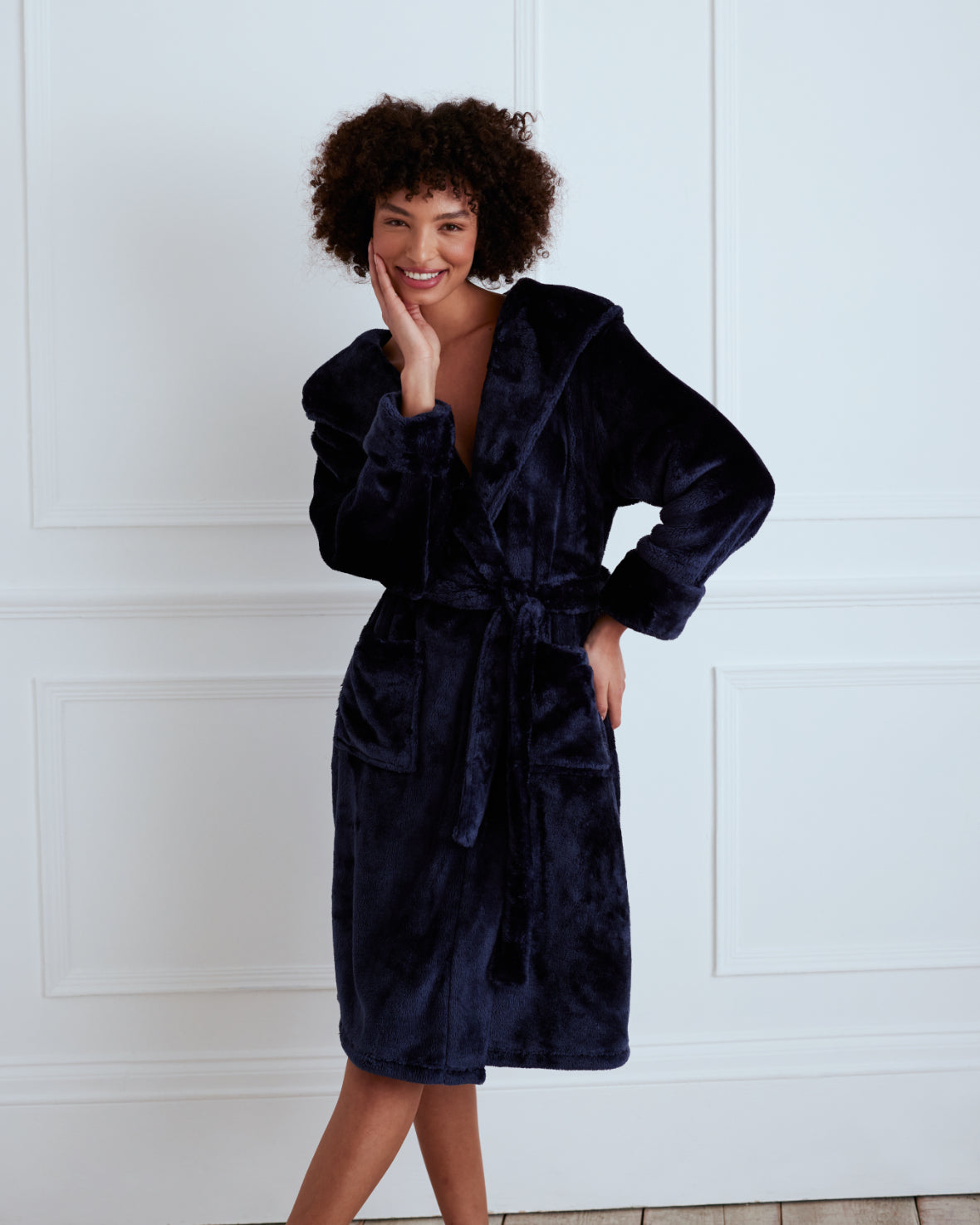 Cozy Navy Fleece Dressing Gown for Women & Men - Soft Warm Bathrobe with Pockets - Perfect for Winter, Spa Days & Relaxing at Home