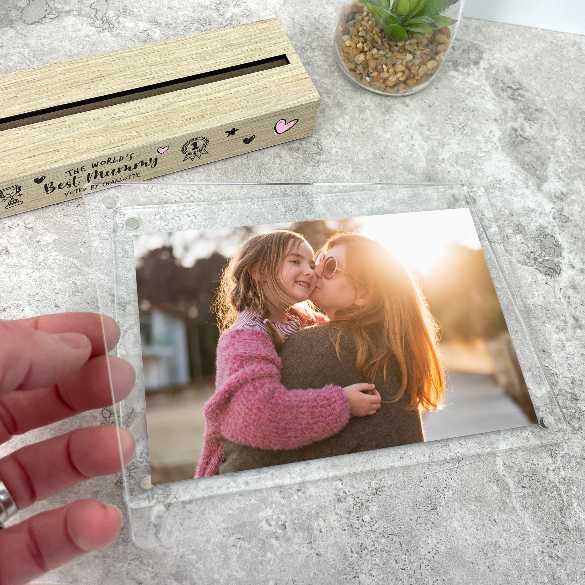 Personalized 'World's Best Mom' Wooden Photo Frame 6x4 - Perfect Gift for Mother's Day, Birthday & Home Decor