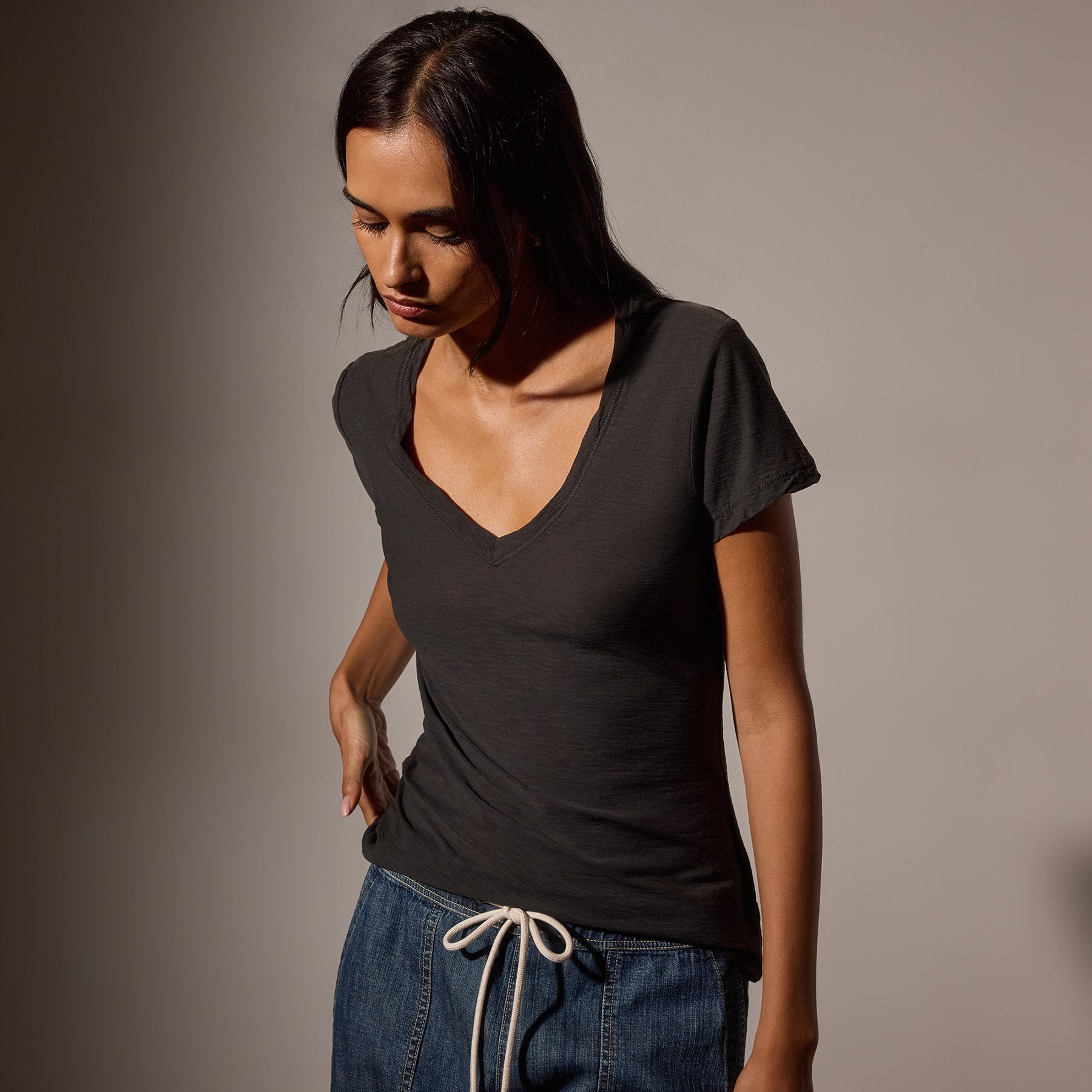 Sheer Slub Casual V Neck Carbon T-Shirt for Women - Soft & Breathable Summer Top - Perfect for Casual Outings, Beach Trips, and Layering