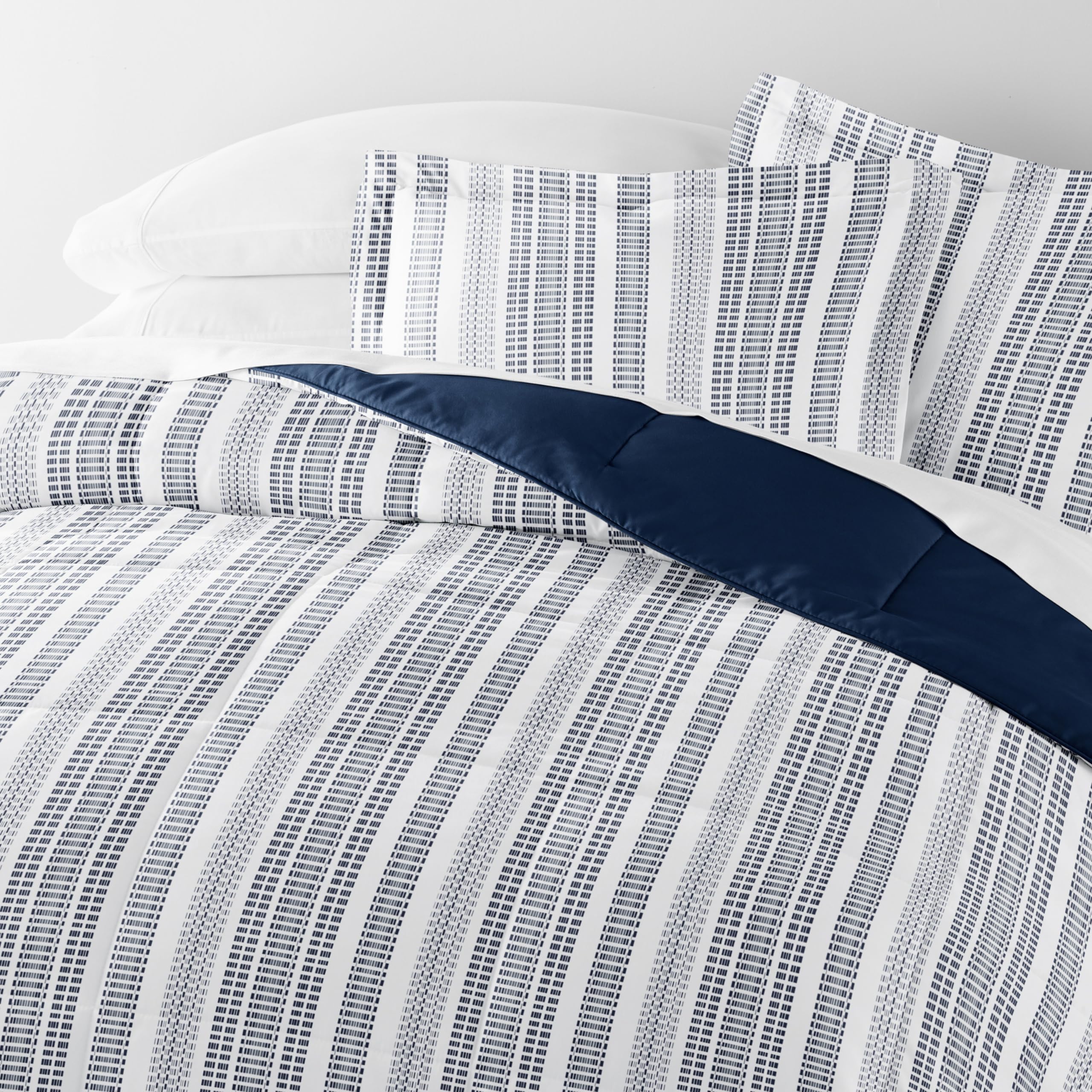 Luxury Reversible King Size Comforter Set (3 Piece) - Soft & Lightweight Down Alternative Bedding - Includes King Comforter & 2 Pillow Shams - Perfect for Master Bedroom, Guest Room & Cozy Home Decor