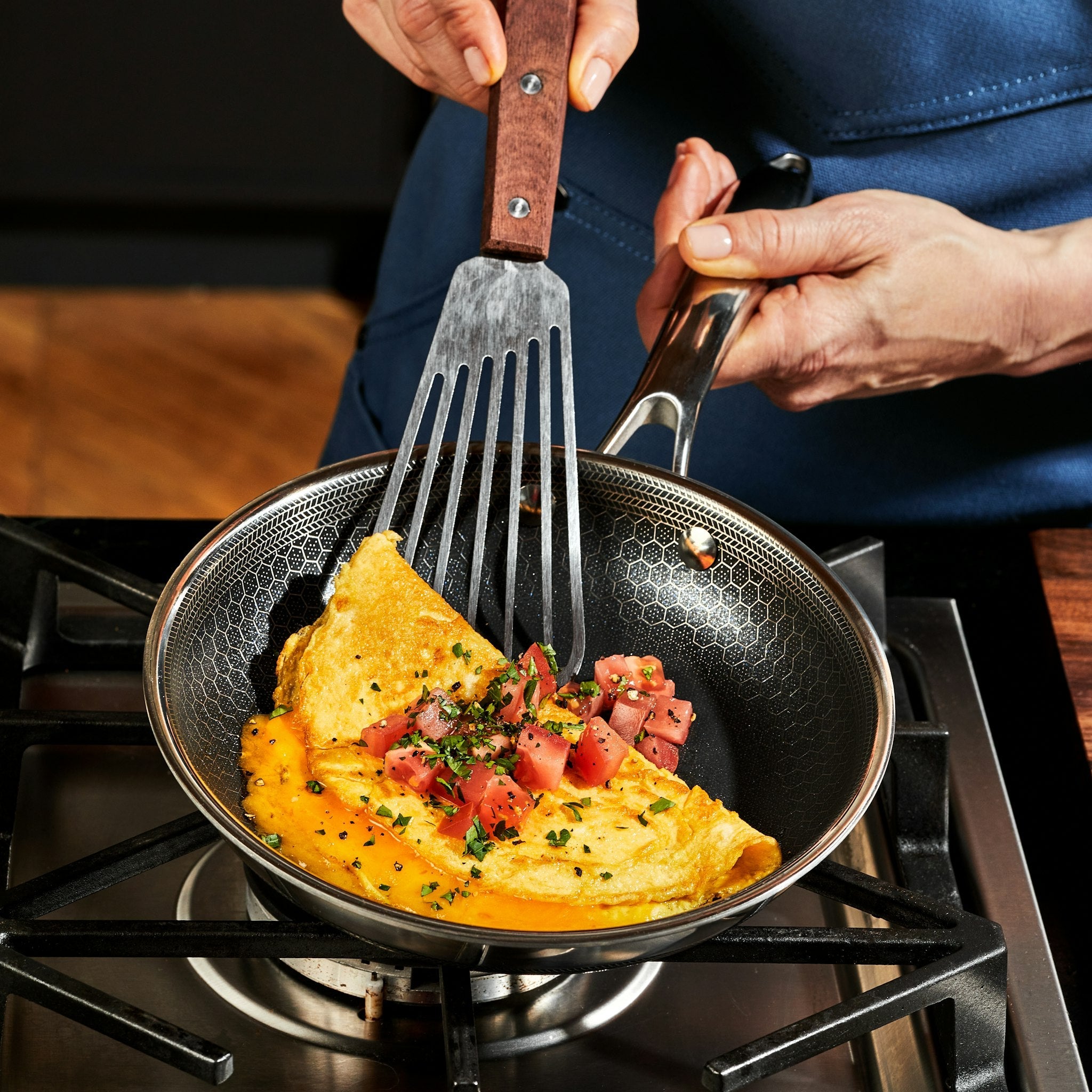 HexClad 6-Piece Hybrid Cookware Set with Lids - Nonstick Stainless Steel Pan Set for Professional Cooking - Perfect for Searing, Sautéing & Frying in Home Kitchens