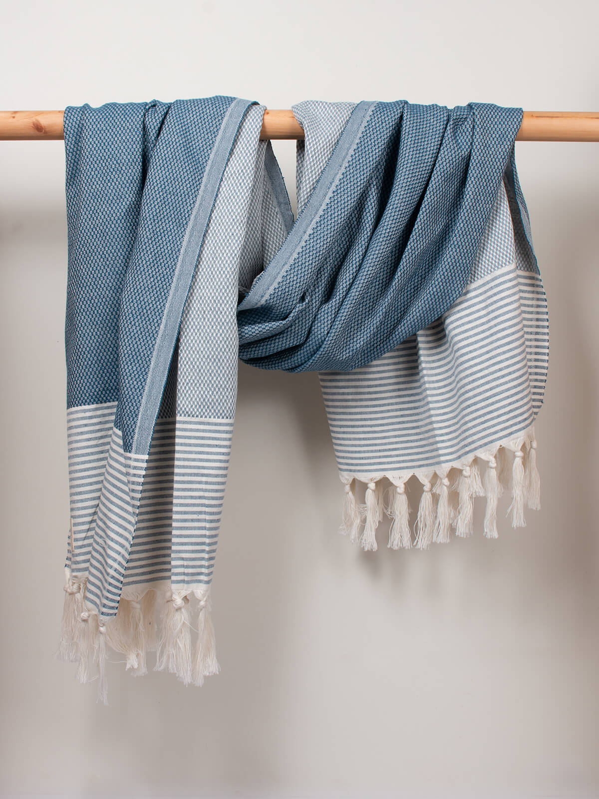Premium Amalfi Hammam Towel in Indigo Blue - Soft & Absorbent Turkish Bath Towel for Spa, Beach, and Yoga - Perfect for Travel & Home Use