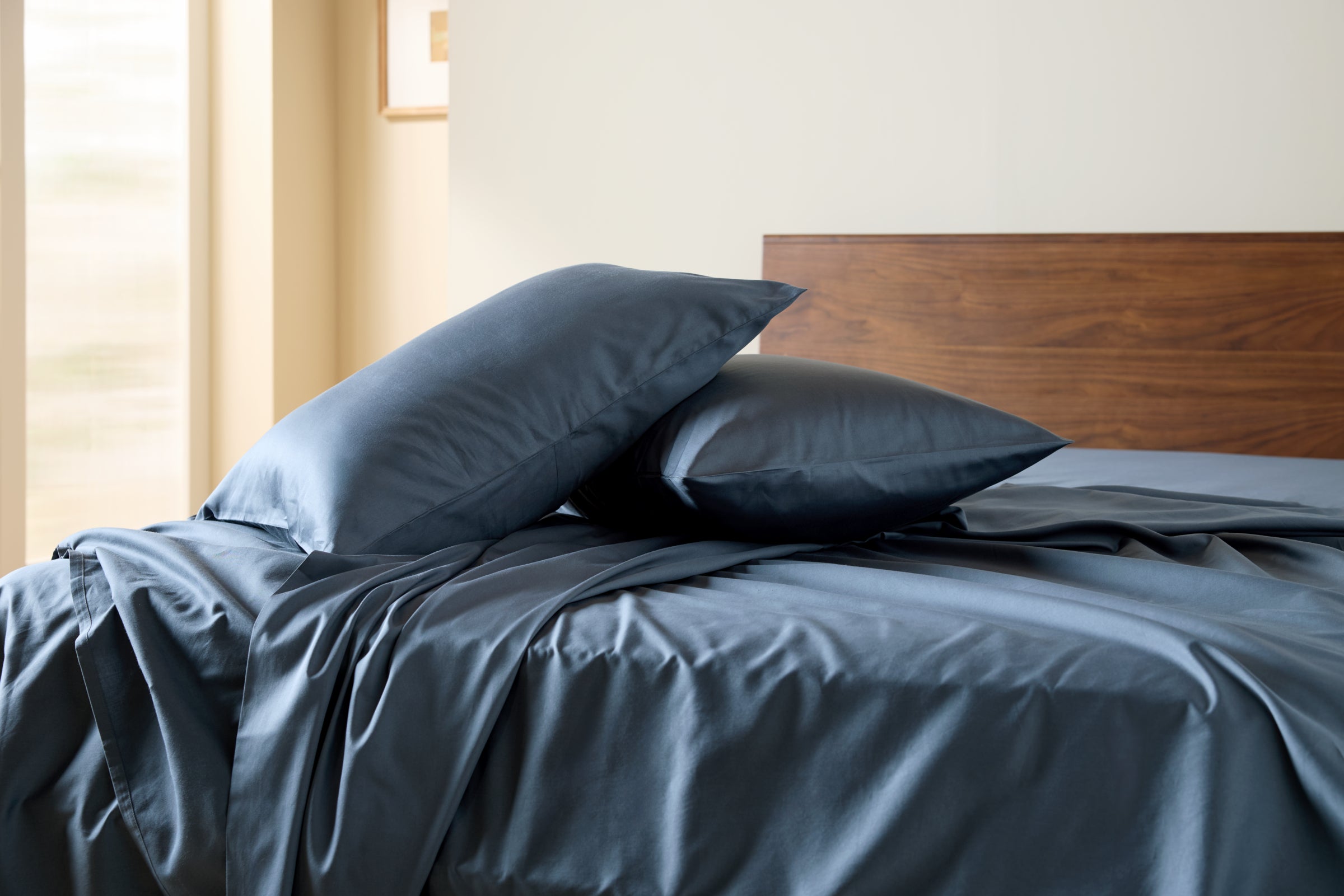 Luxury Sateen Sheet Set - Queen Size, Dusk Blue - Soft & Breathable Bedding for Ultimate Comfort - Perfect for Master Bedroom, Guest Room, or Airbnb