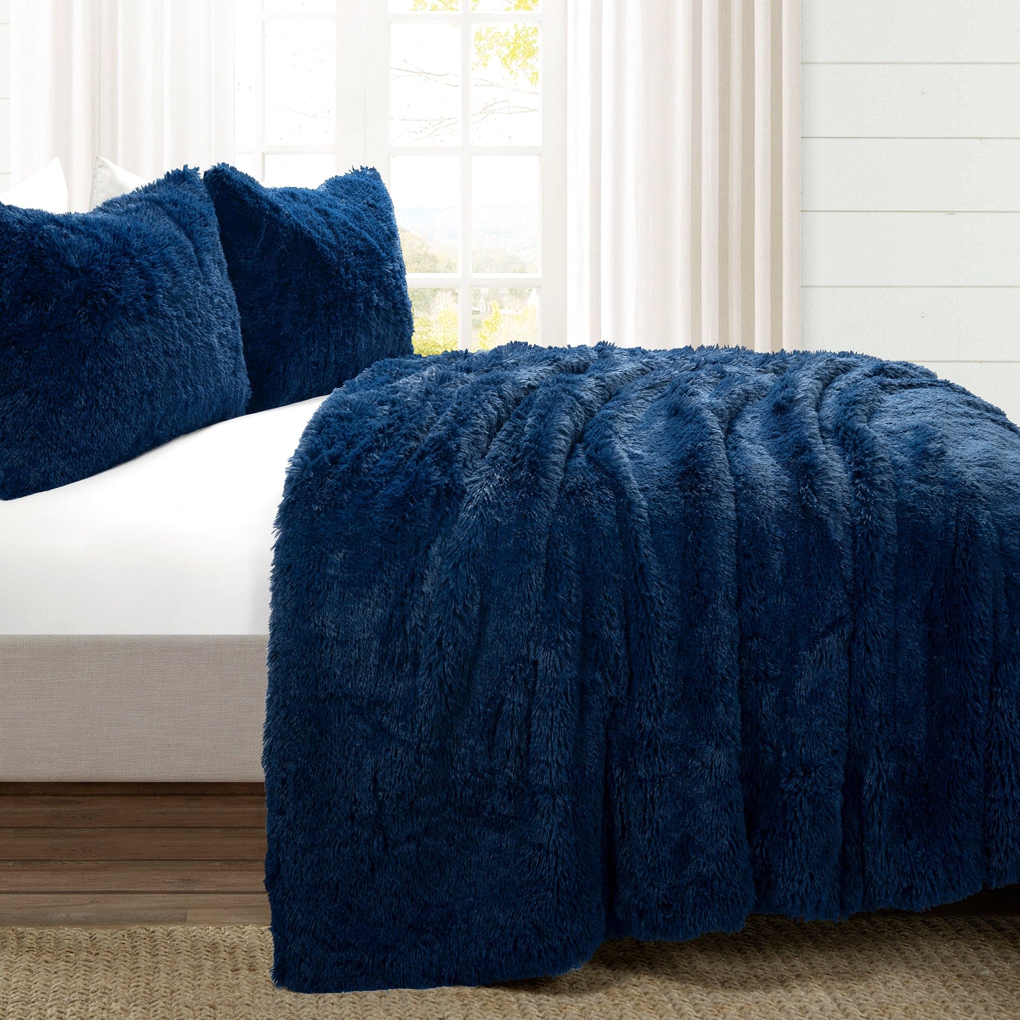 Emma Faux Fur Comforter Set - Soft & Luxurious Bedding Collection for Winter - Queen/King Size - Perfect for Cozy Bedrooms, Guest Rooms & Winter Home Decor