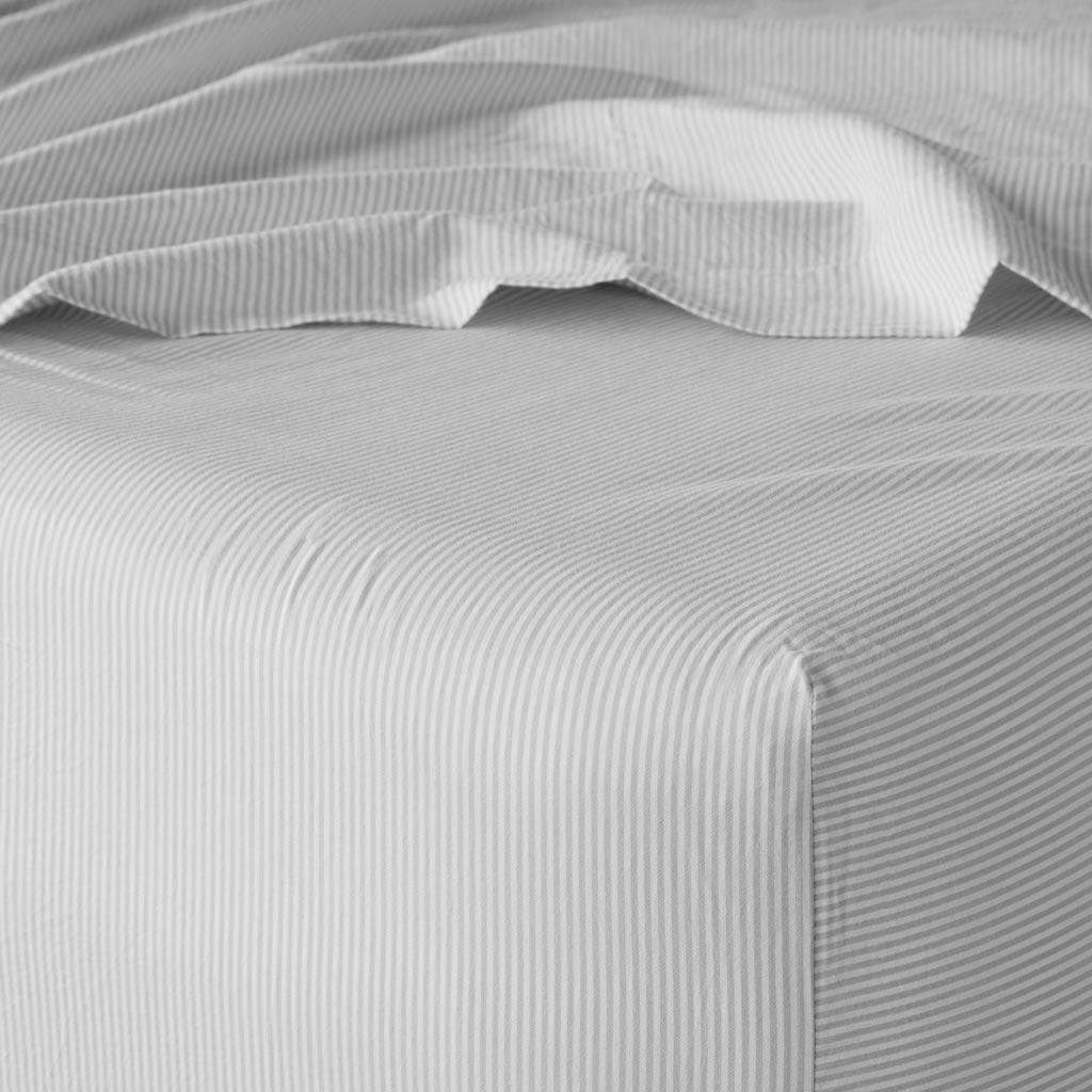 Organic Resort Cotton Fitted Sheet - Soft & Breathable Luxury Bedding for Hotels & Home - Perfect for Master Bedroom, Guest Room & Vacation Homes