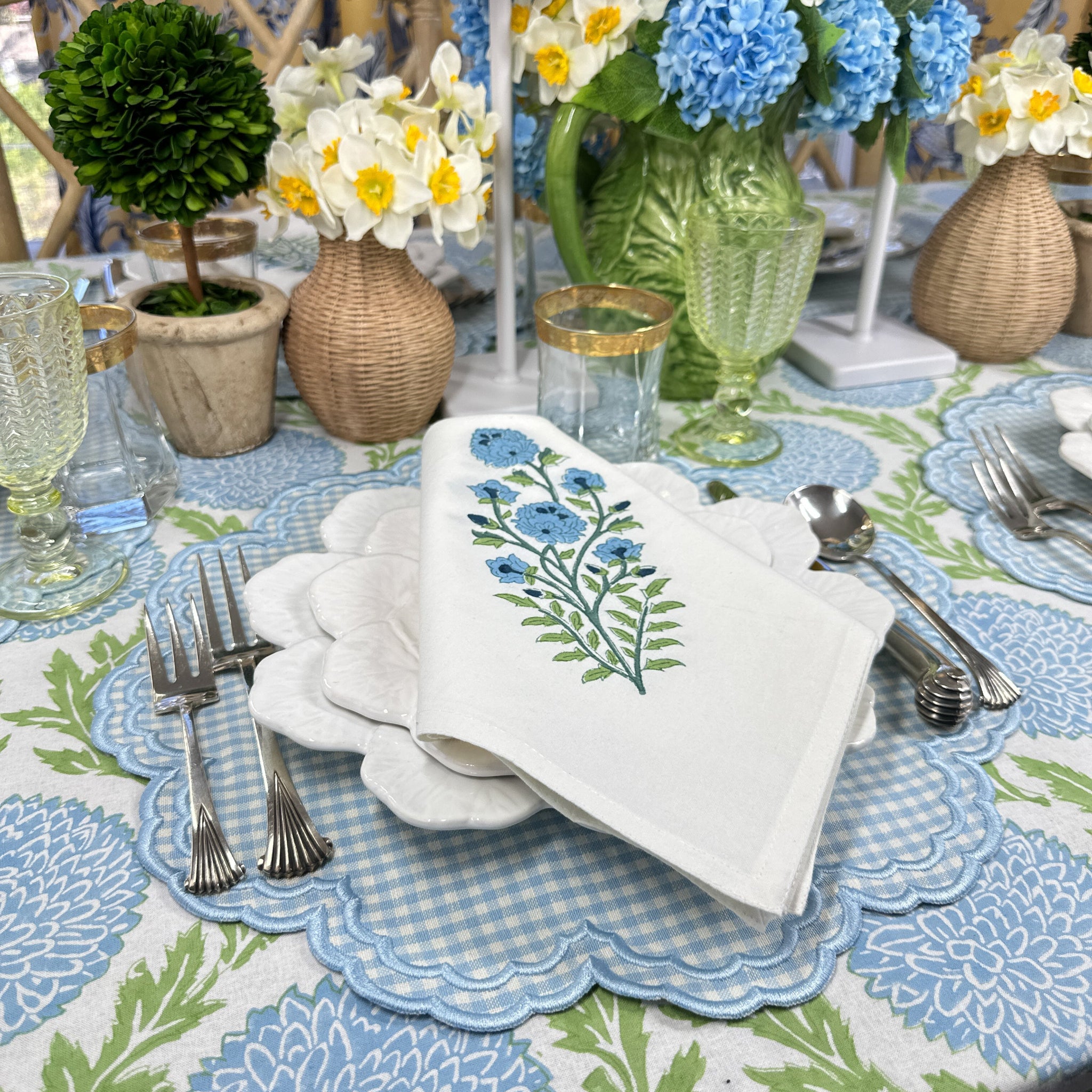 Elegant Blue and Green Floral Vine Tablecloth - Waterproof Washable Rectangular Table Cover for Dining, Kitchen, Party, and Outdoor Picnic Use