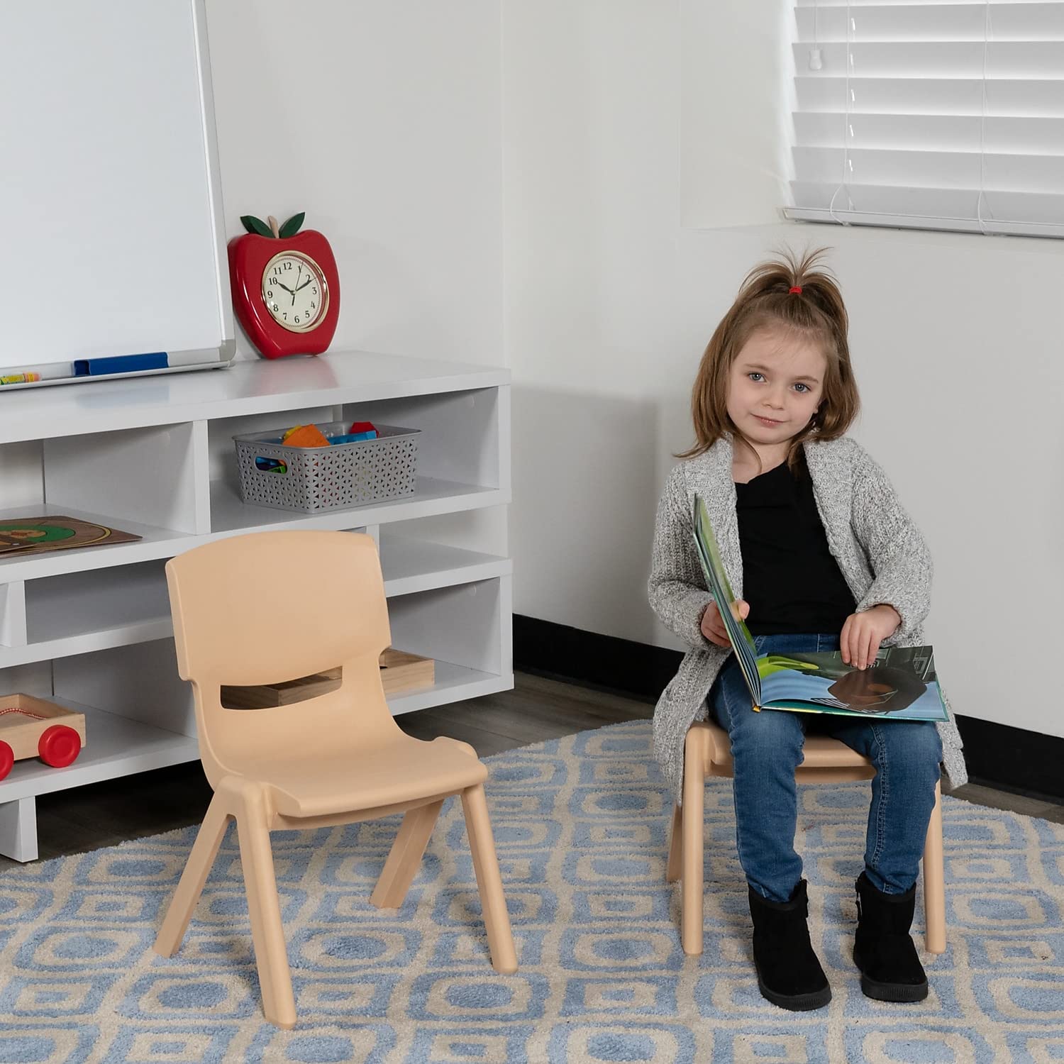 Flash Furniture Whitney 10-Pack Natural Plastic Stackable School Chairs - 10.5