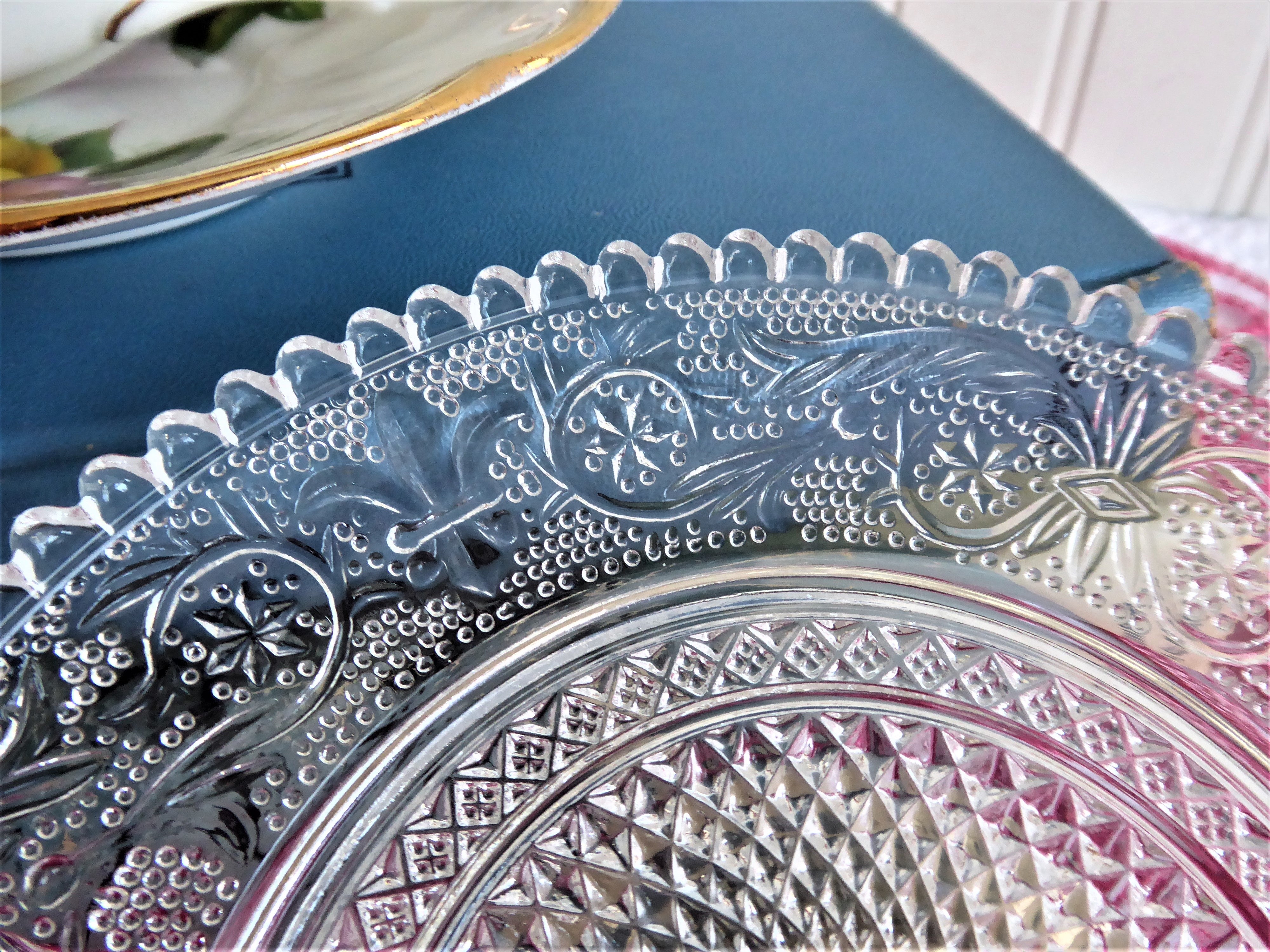Vintage 1950s Pressed Glass Sandwich Pattern Comport Plate with Silver Base Pedestal - Elegant Serving Dish for Desserts, Appetizers & Party Entertaining