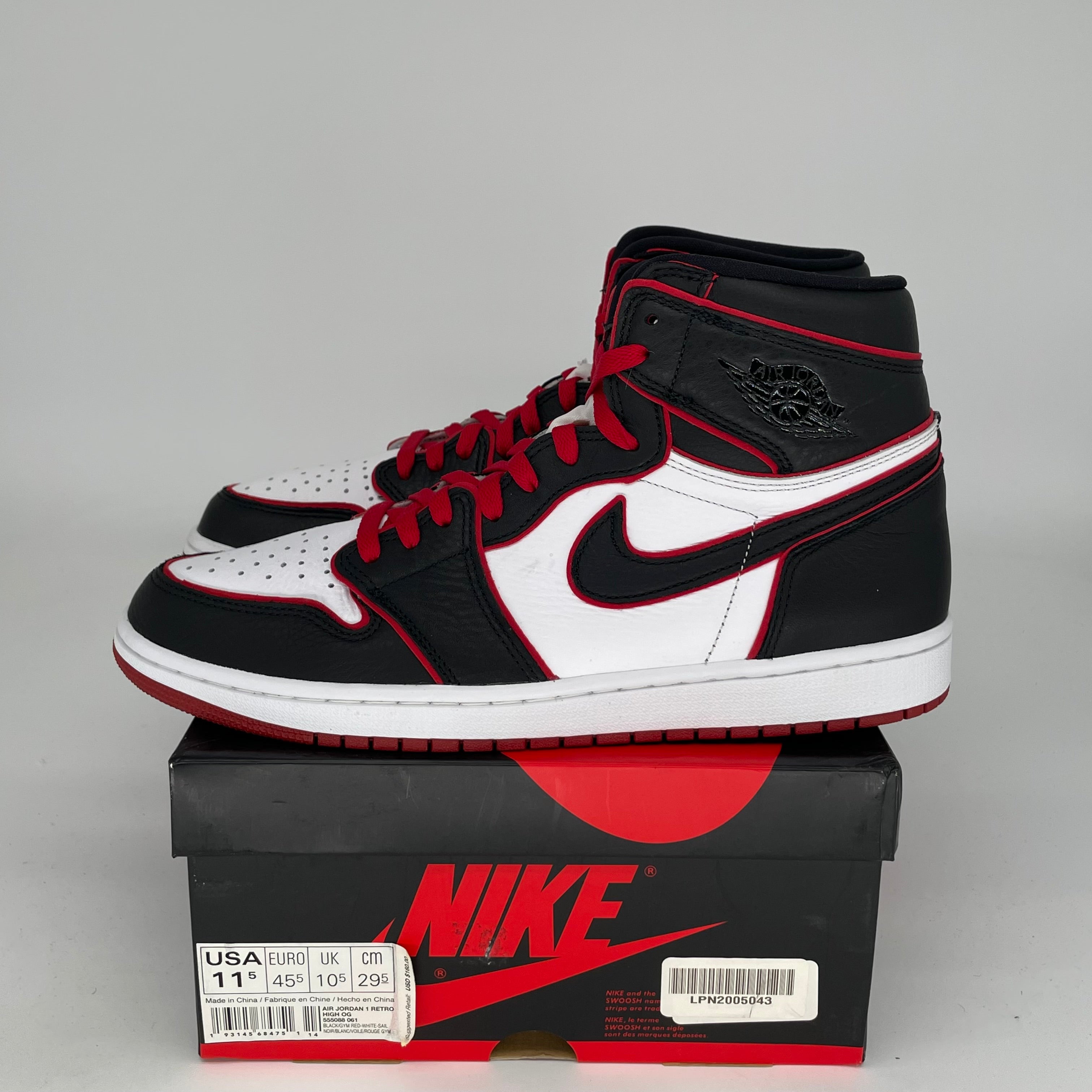 Air Jordan 1 Bloodline Men's Basketball Shoes Size 11.5 - Style 555088-062 | Retro Sneakers for Casual Wear, Street Fashion & Sneaker Collectors