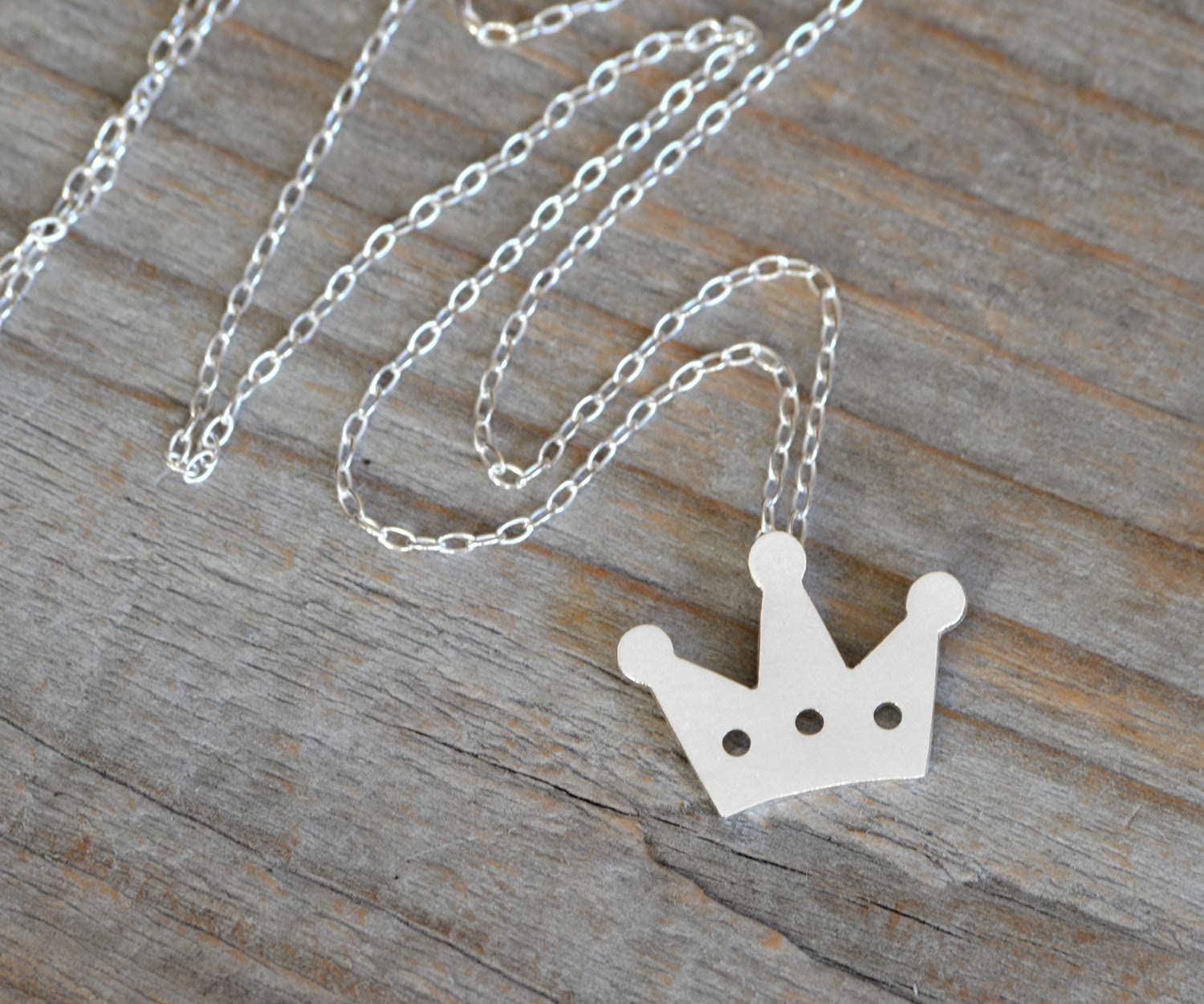 Sterling Silver Crown Necklace for Women - Elegant Royal Jewelry Gift for Queen, Princess, Birthday, Anniversary | Perfect for Parties, Weddings, Special Occasions